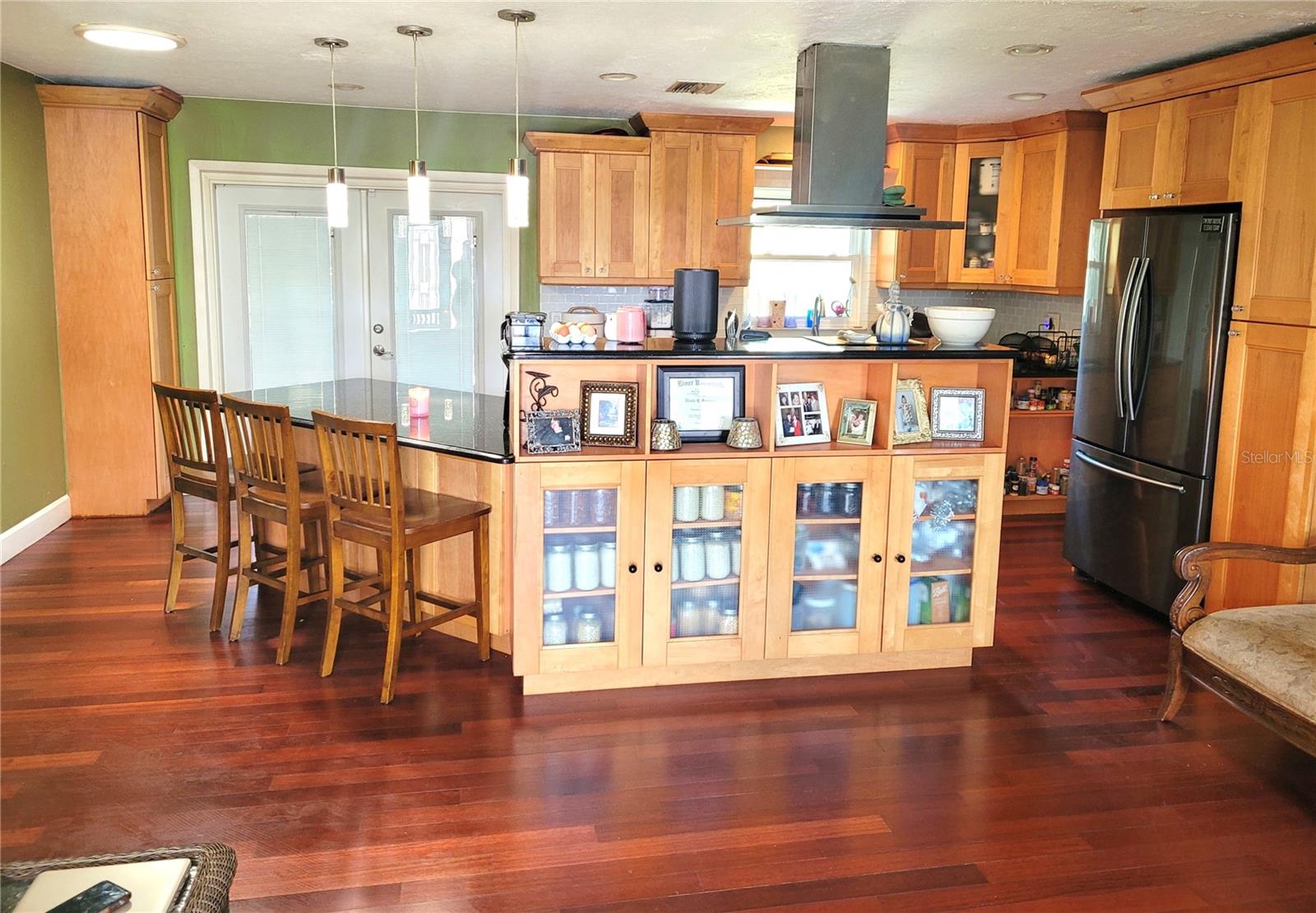 PRESIDENTIAL MANOR UNIT 2B - Residential