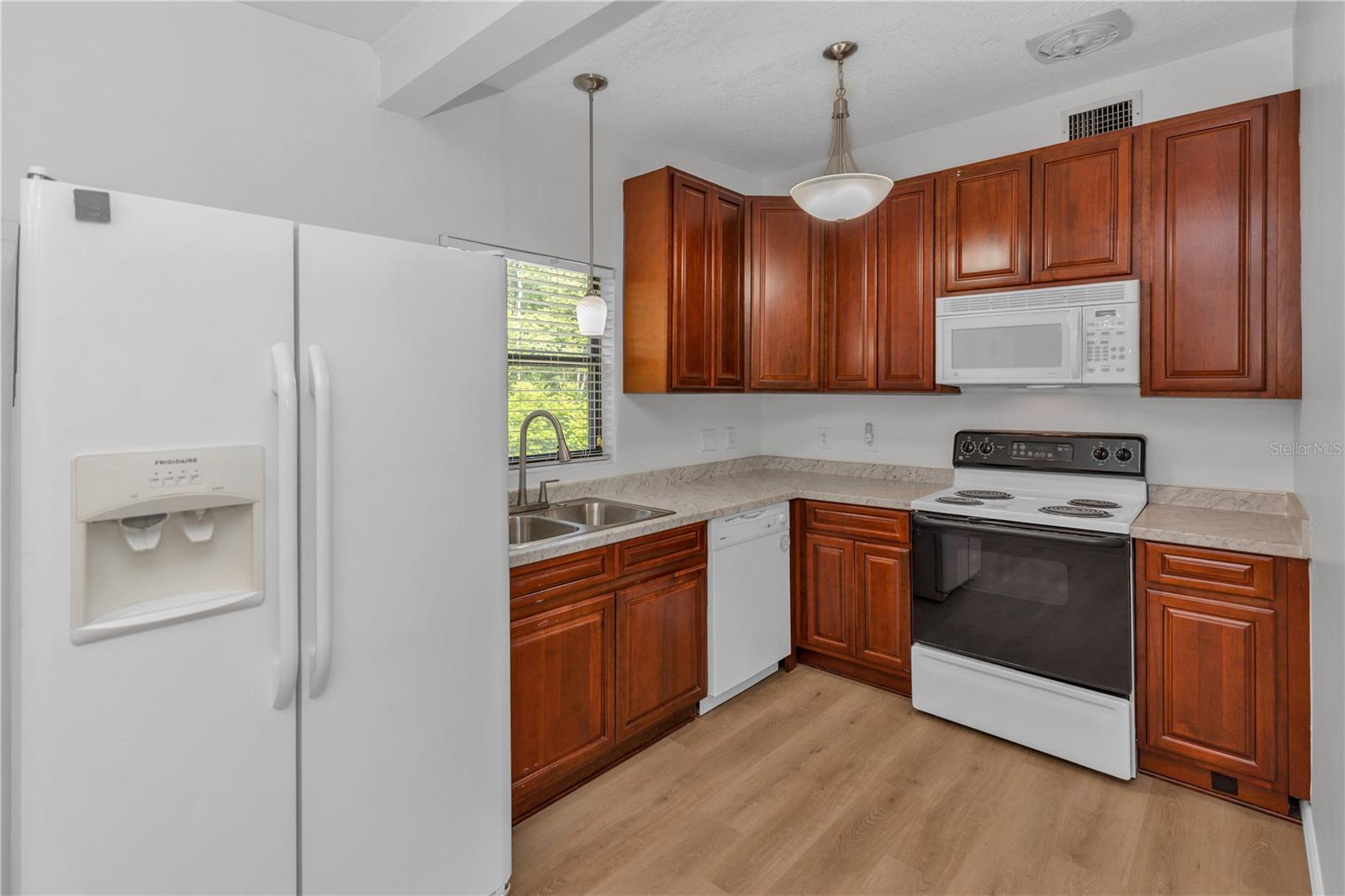 SUNLAND ESTATES - Residential