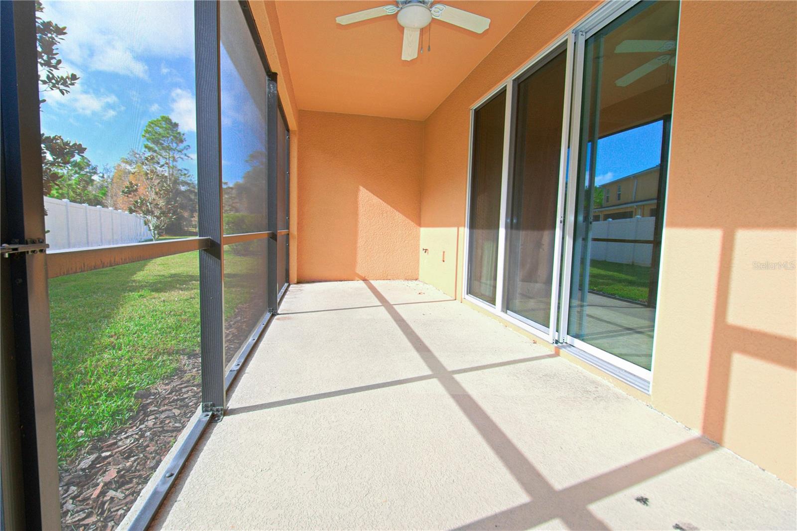 HIDDEN RIVER TWNHMS PH 1 - Residential Lease