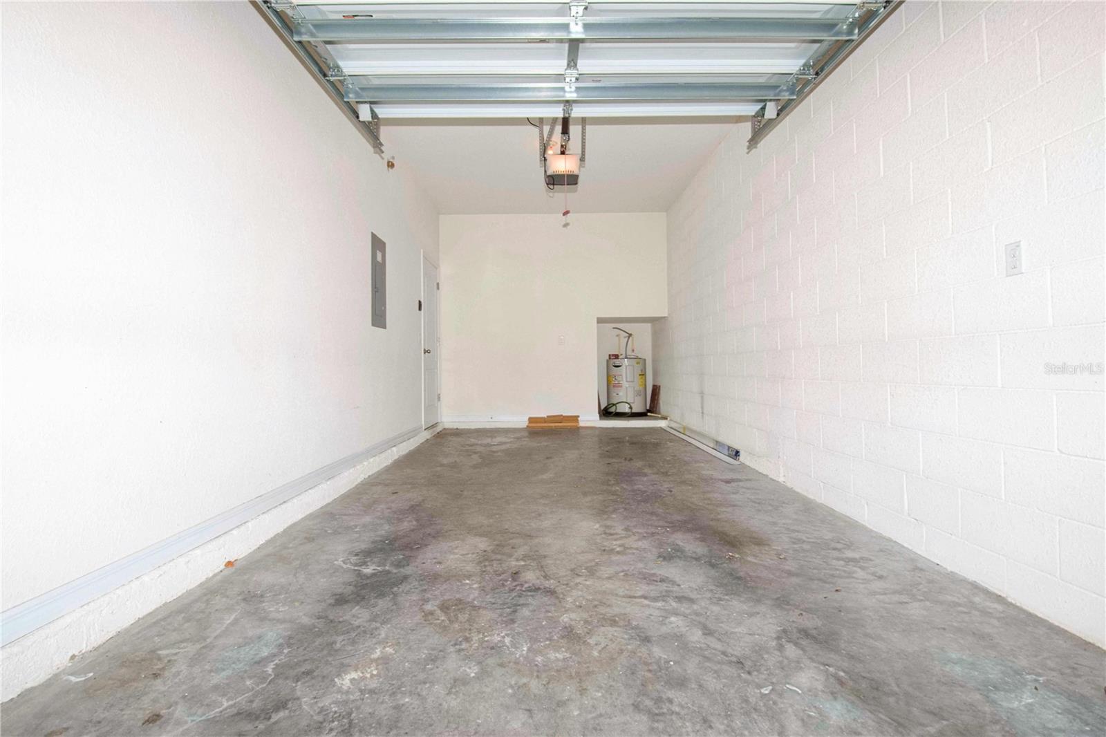 HIDDEN RIVER TWNHMS PH 1 - Residential Lease