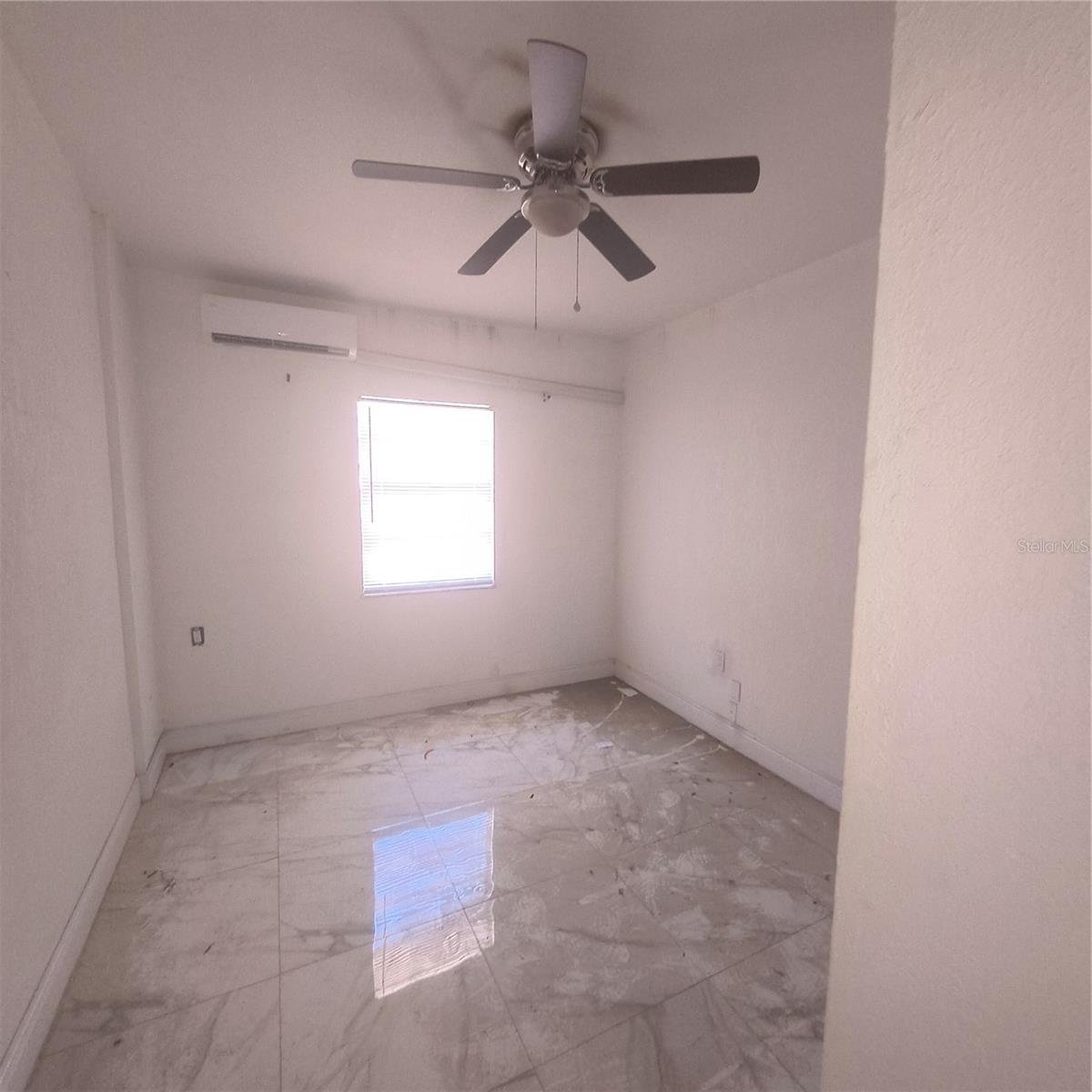 PINECREST VILLA - Residential