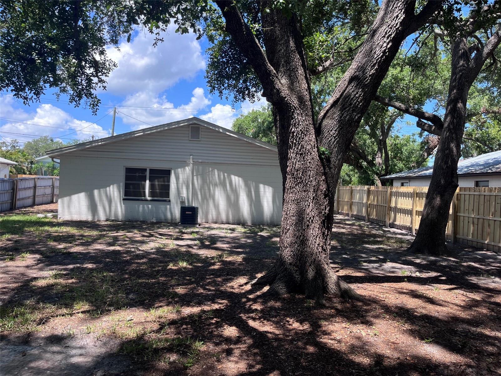 CRESCENT PARK - Residential