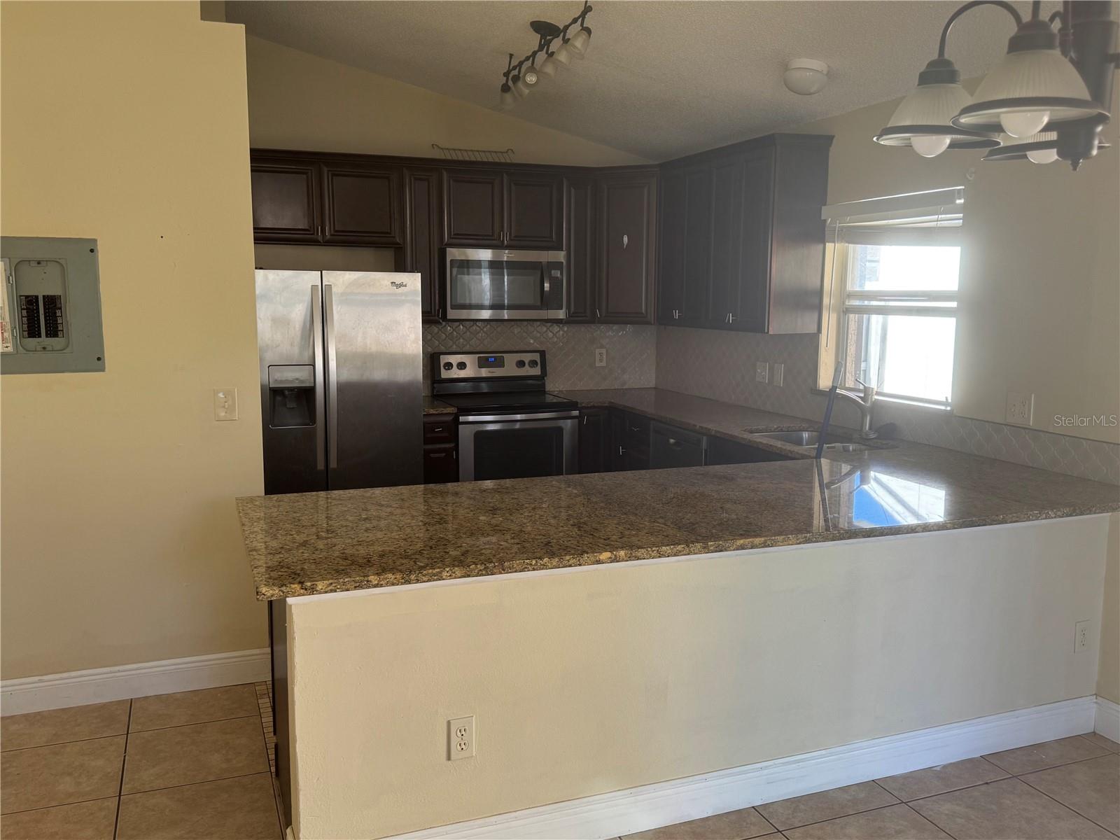 HARBOR TOWN PH 2 - Residential Lease