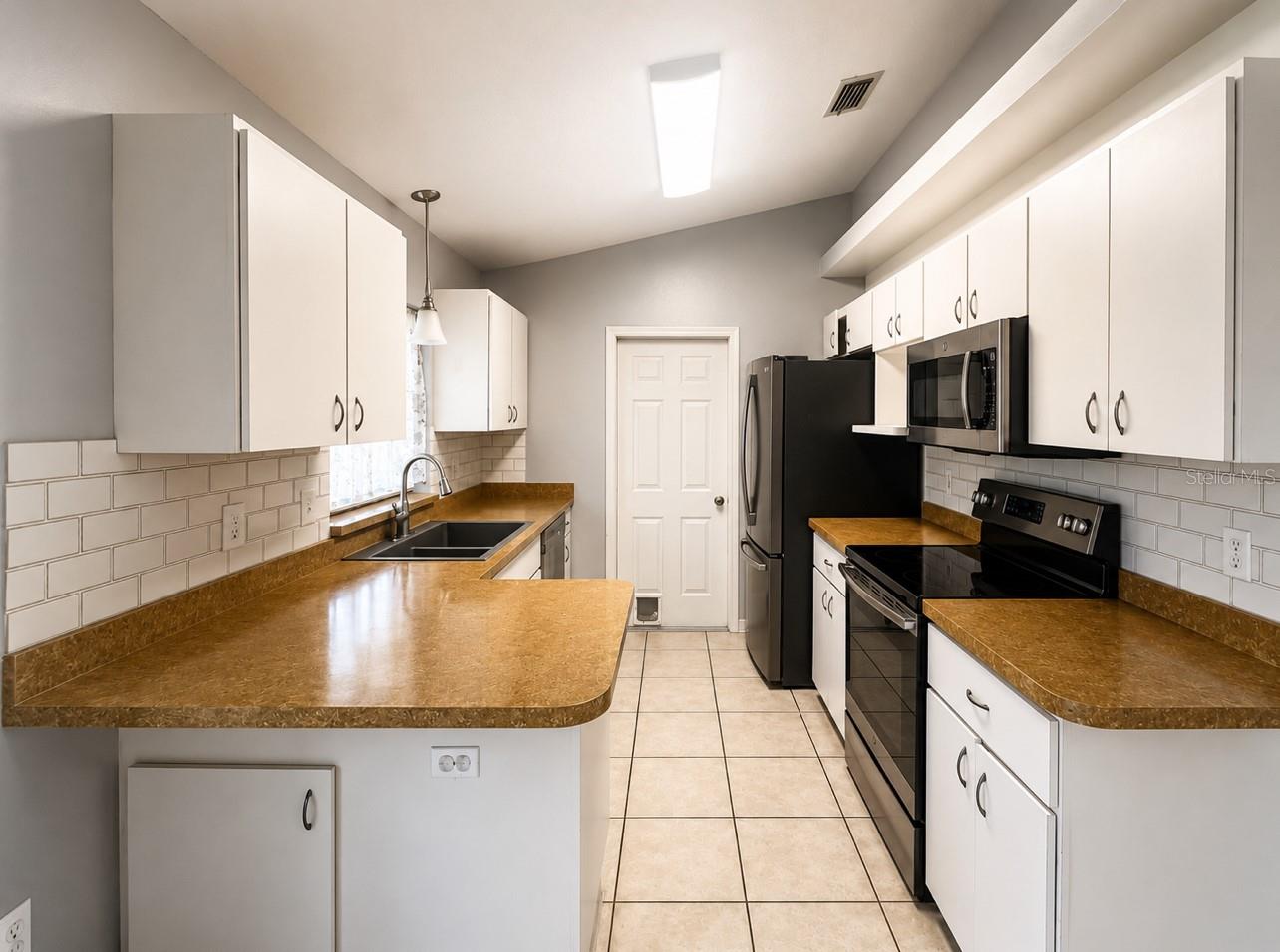 SILVER SPGS SHORES 21 - Residential