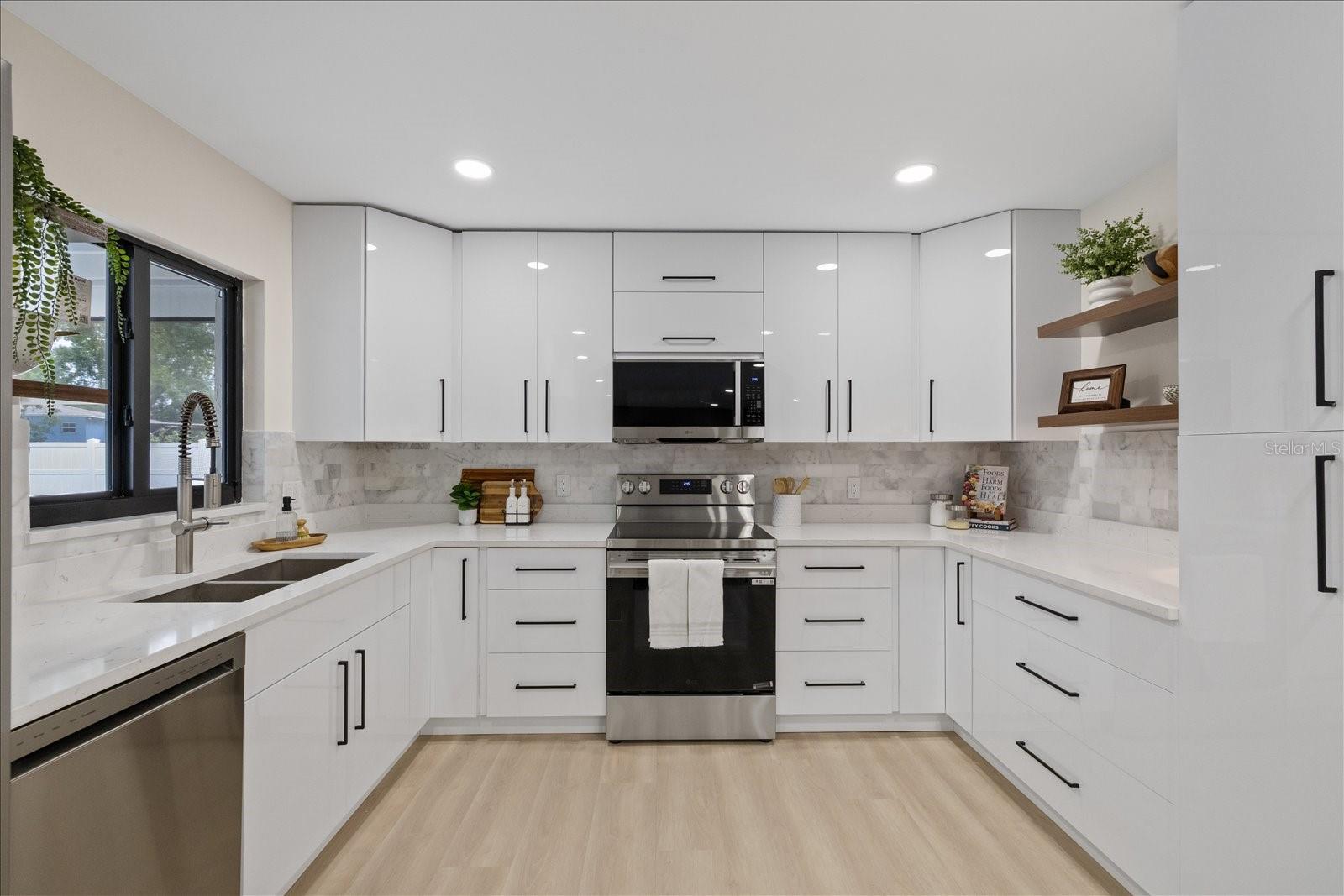 LAKE PADGETT ESTATES - Residential
