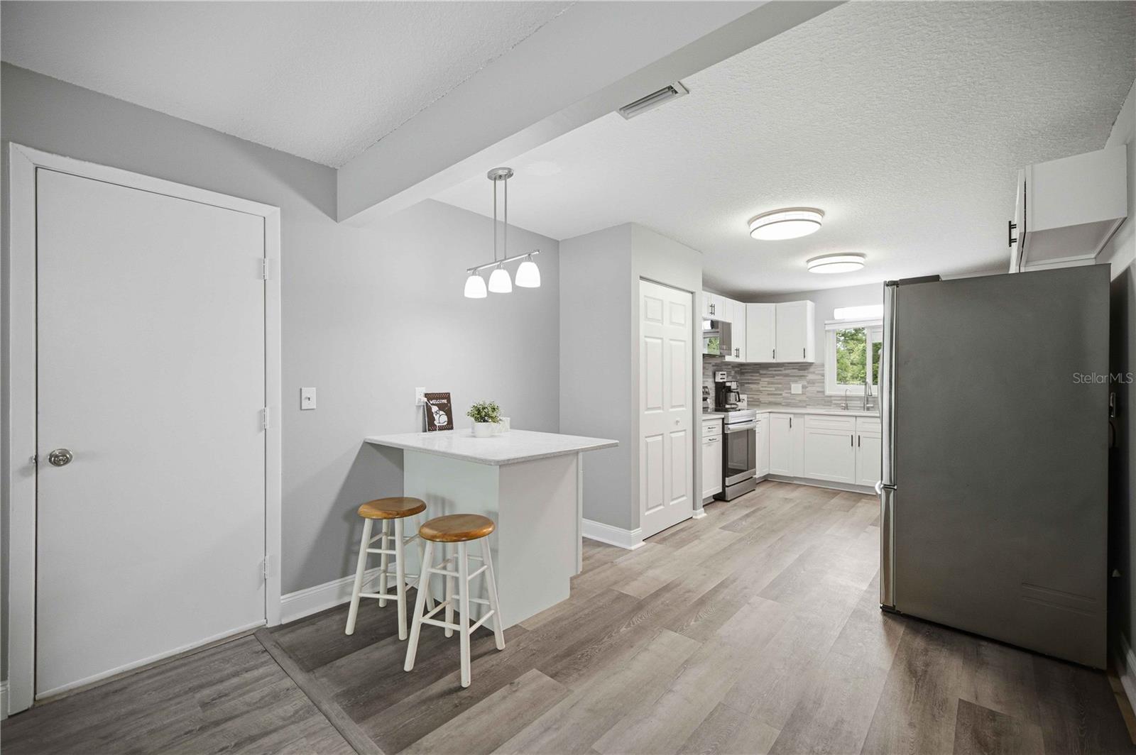 CIRCLE SQUARE WOODS - Residential