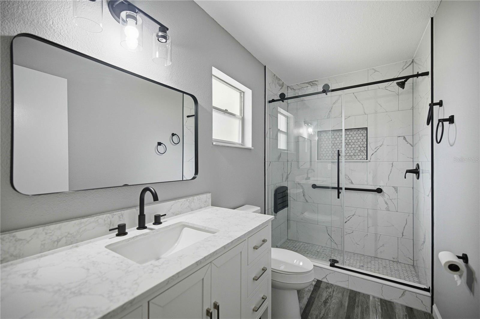 CIRCLE SQUARE WOODS - Residential