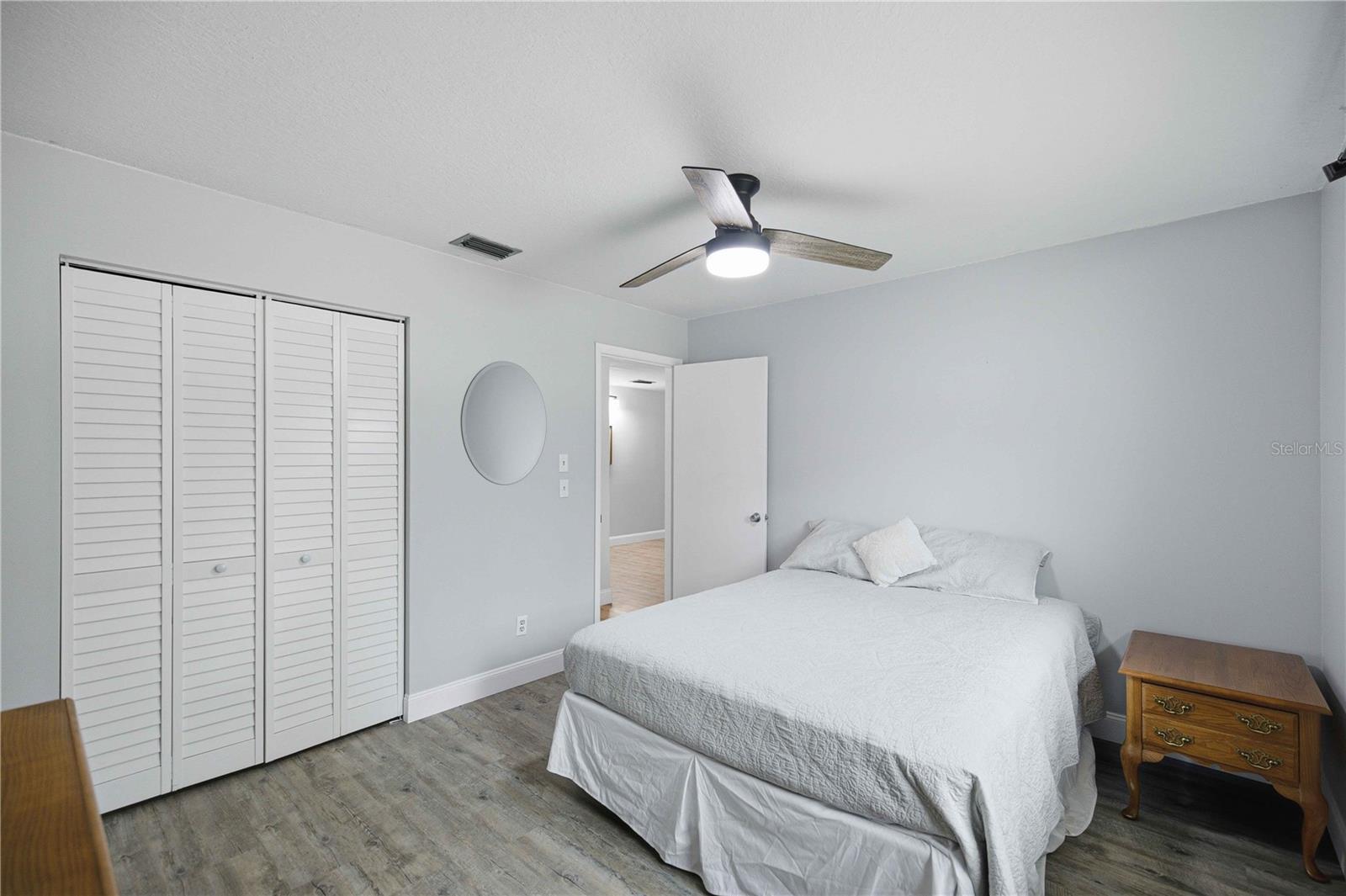 CIRCLE SQUARE WOODS - Residential