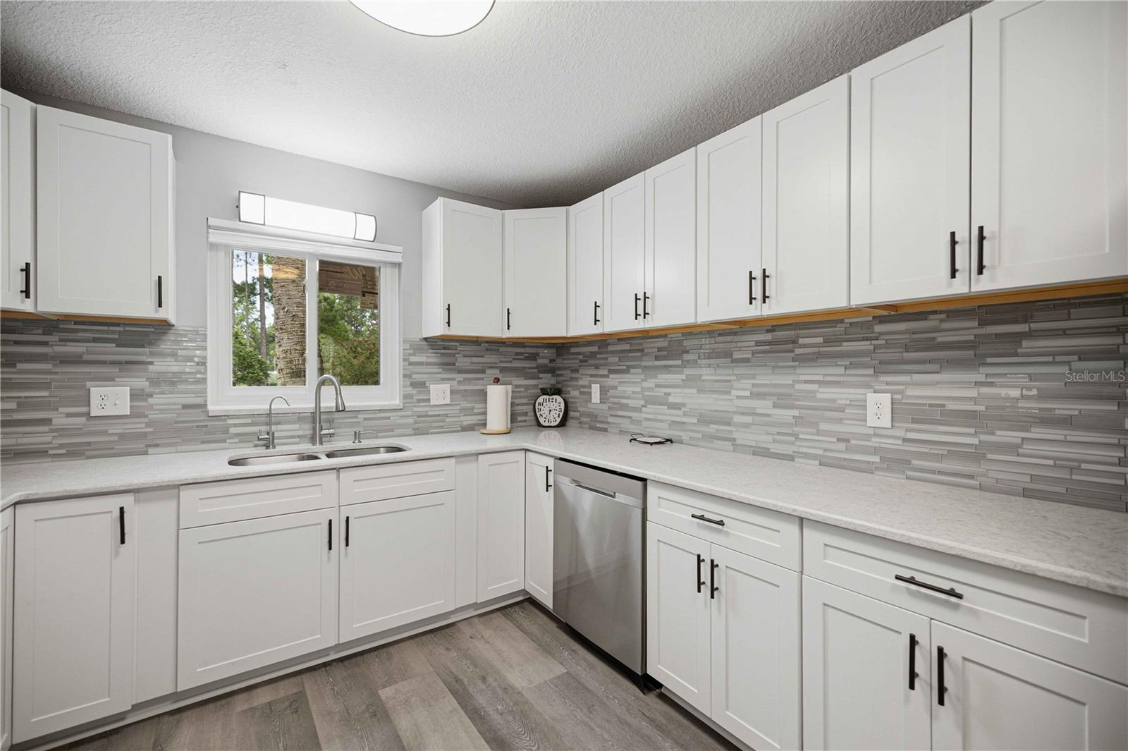 CIRCLE SQUARE WOODS - Residential