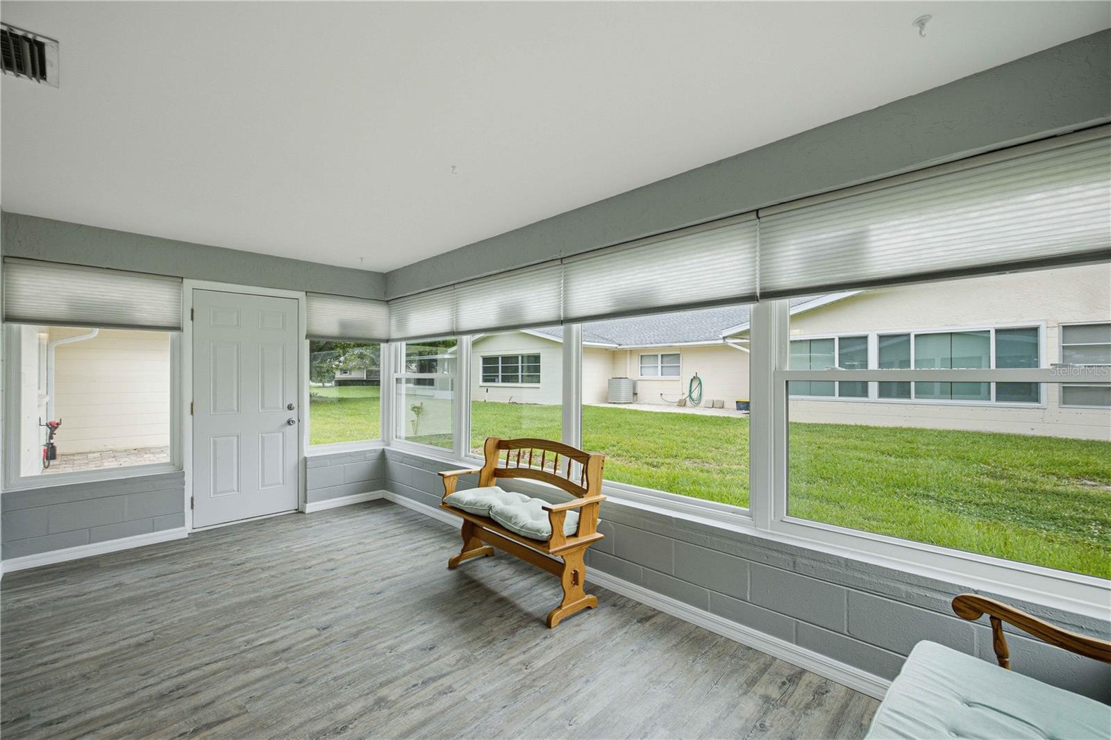 CIRCLE SQUARE WOODS - Residential