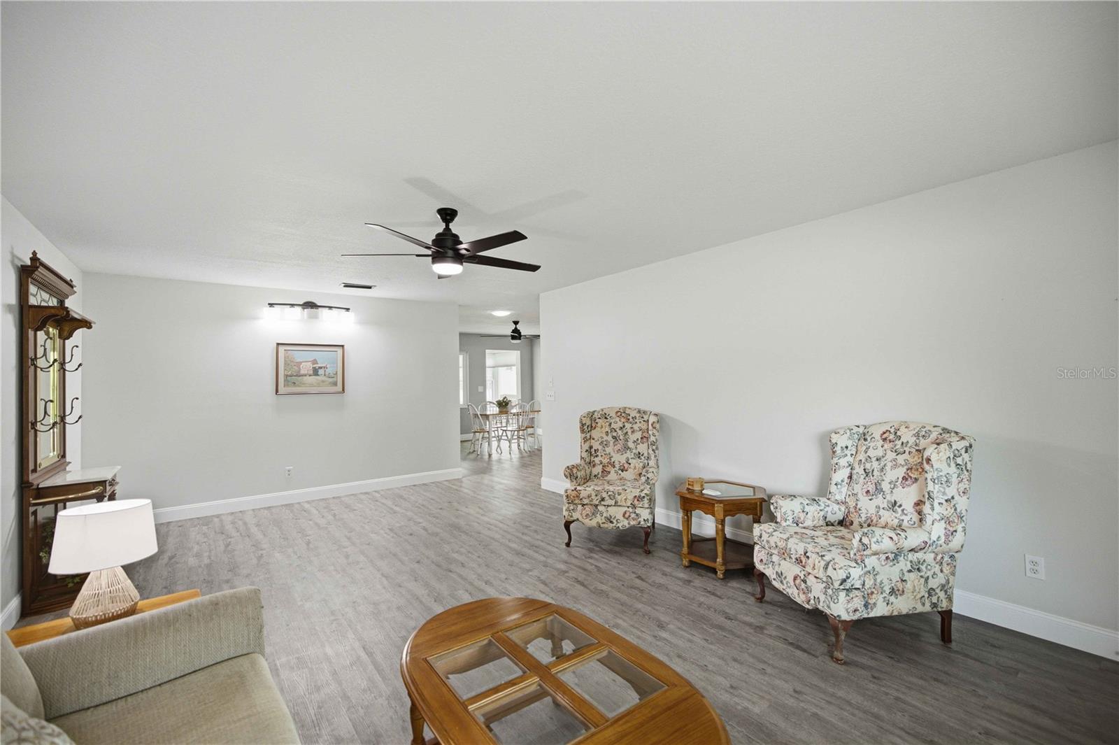 CIRCLE SQUARE WOODS - Residential