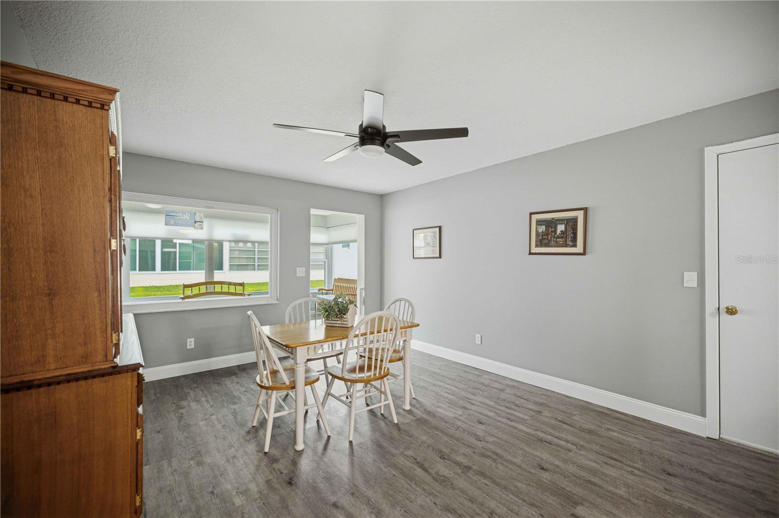 CIRCLE SQUARE WOODS - Residential