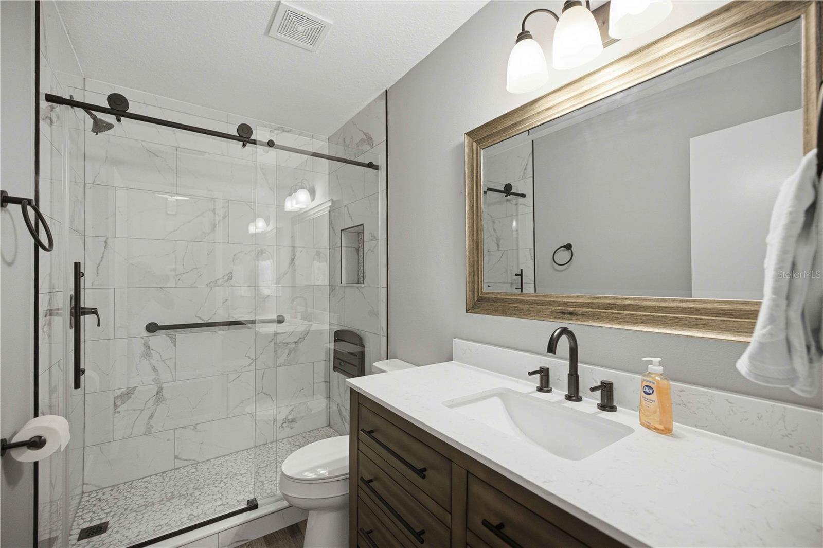 CIRCLE SQUARE WOODS - Residential