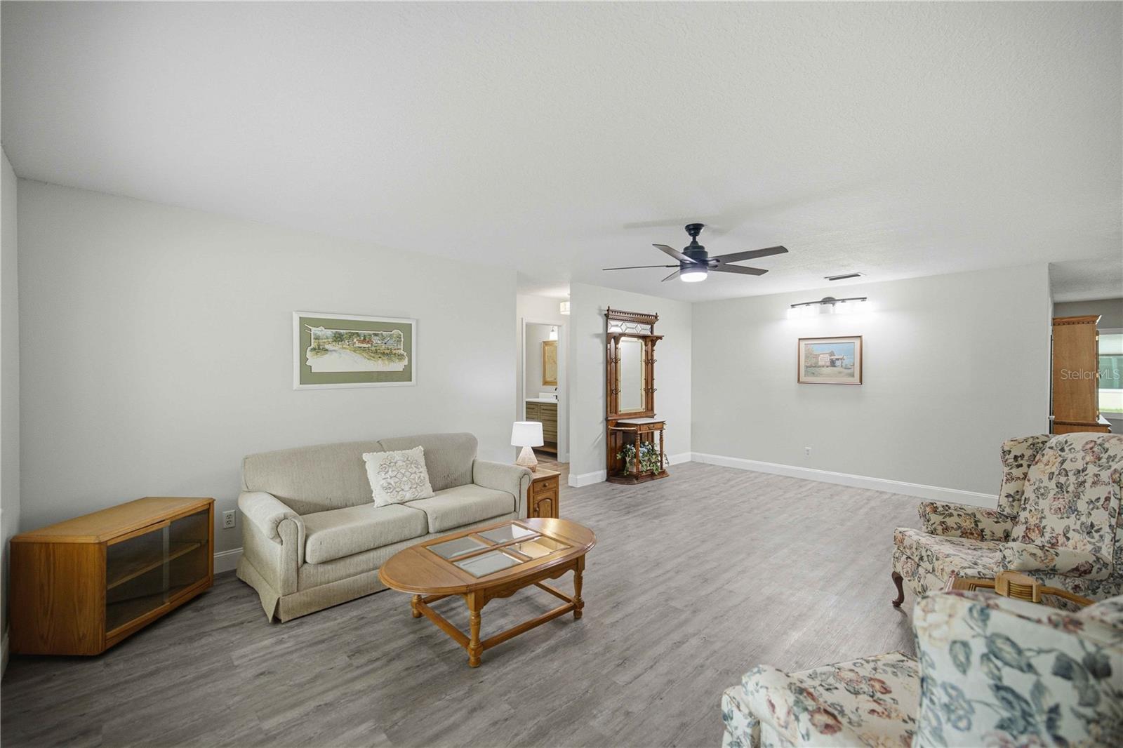CIRCLE SQUARE WOODS - Residential