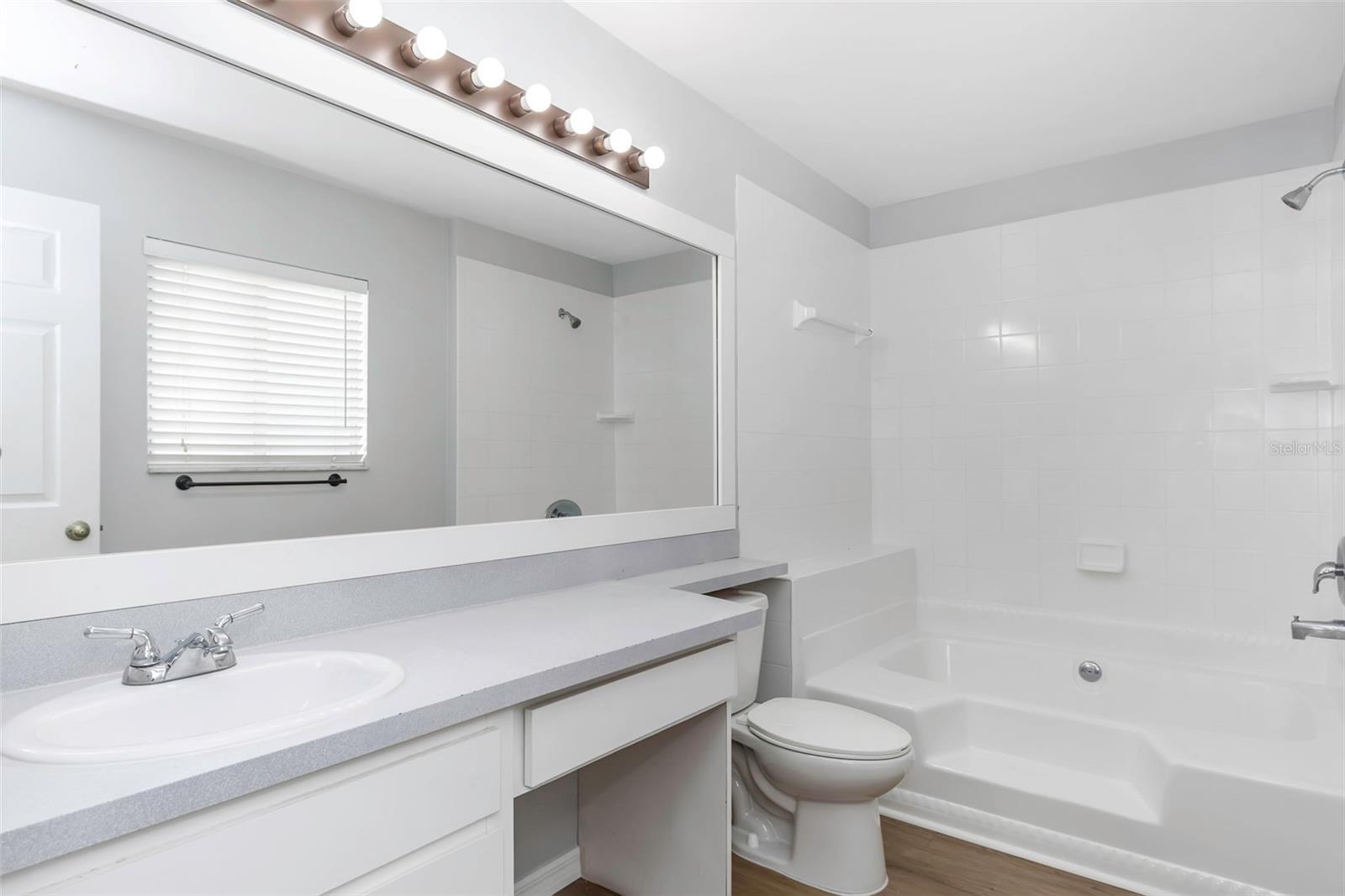 VILLAGE AT BENTLEY PARK PH II TR B - Residential