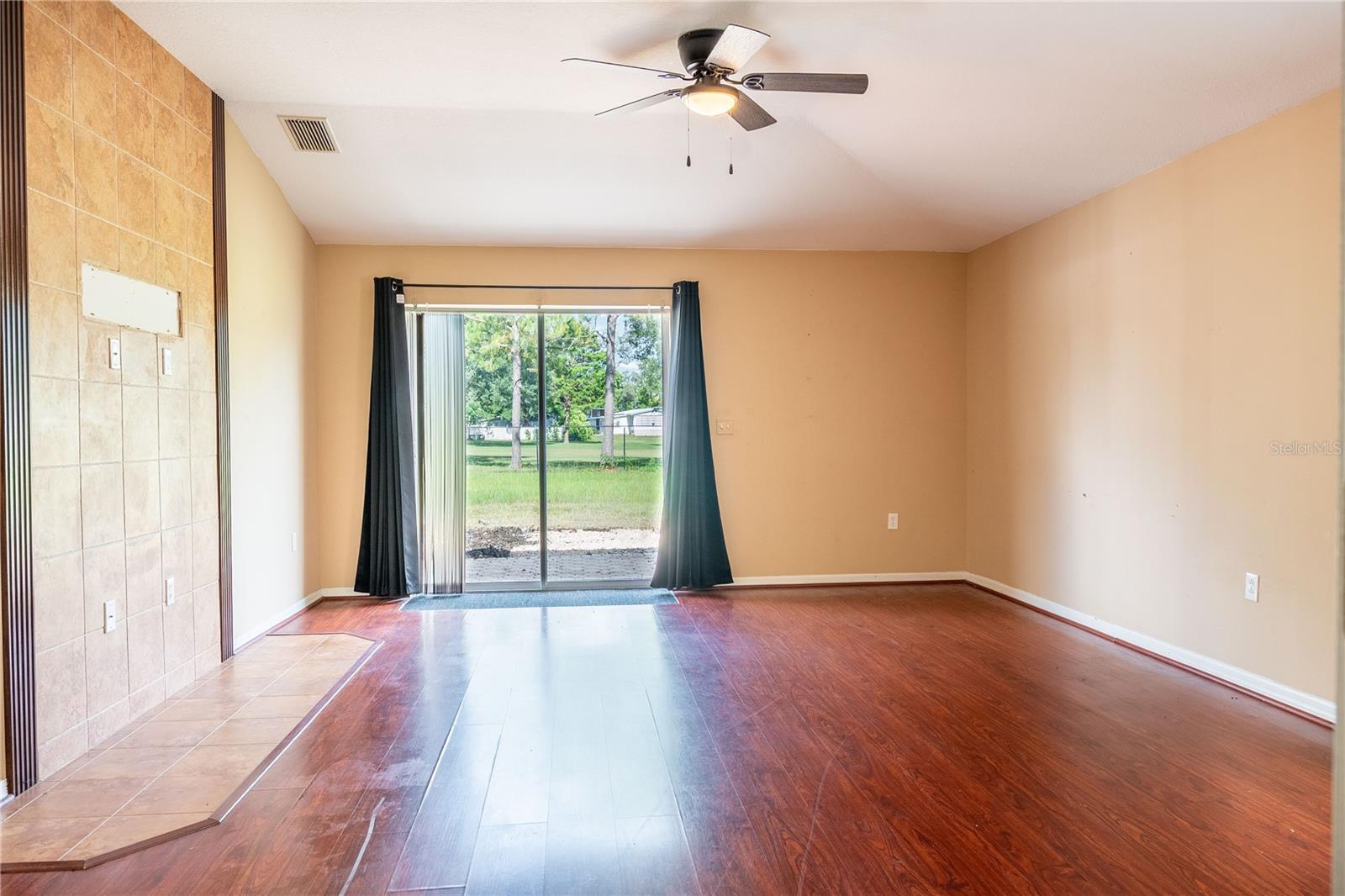 SPRING RIDGE - Residential