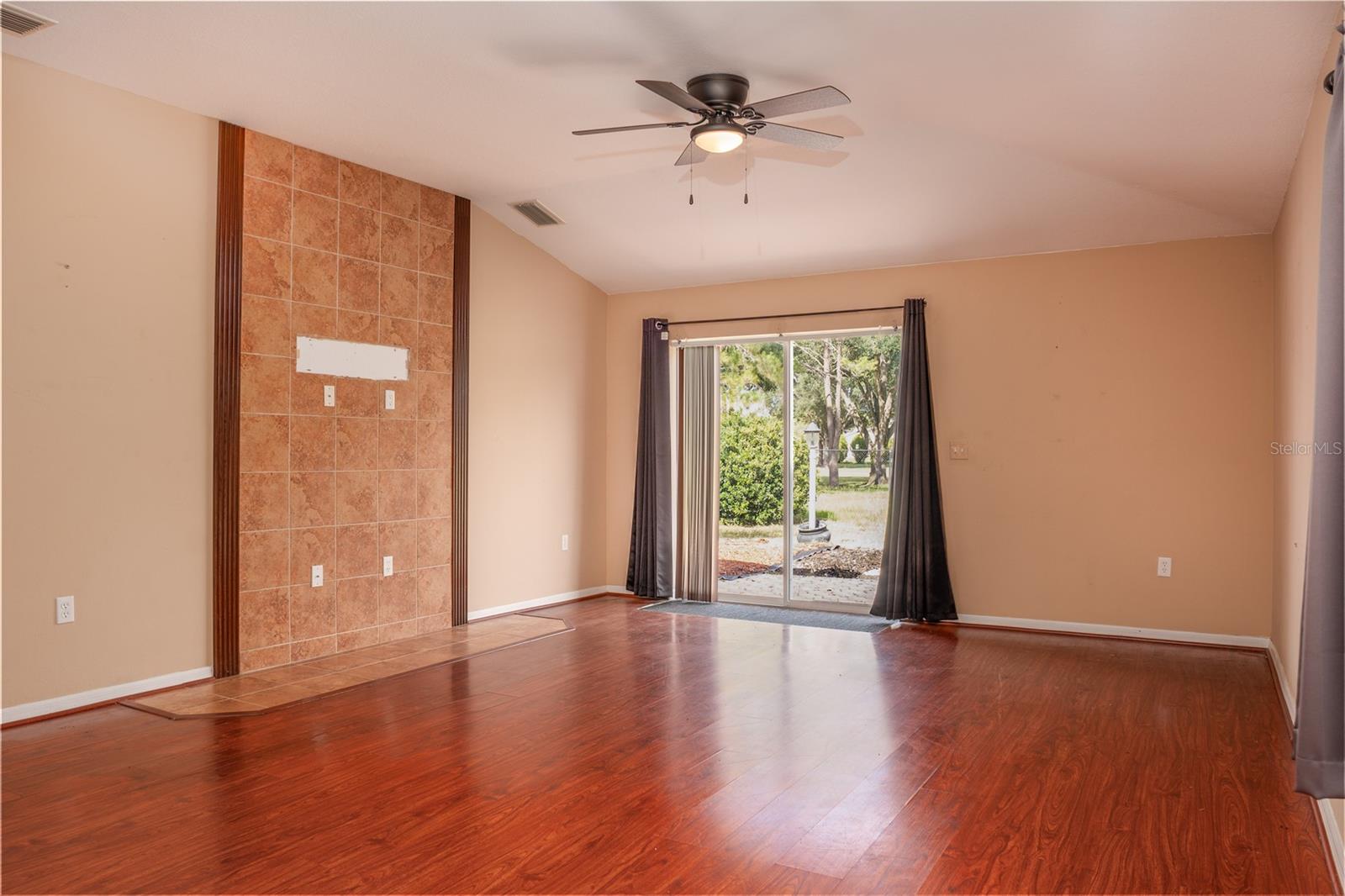 SPRING RIDGE - Residential