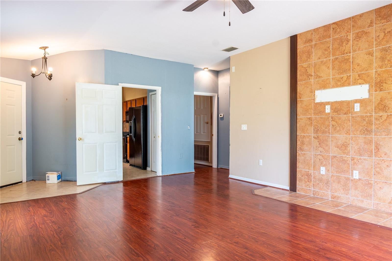 SPRING RIDGE - Residential