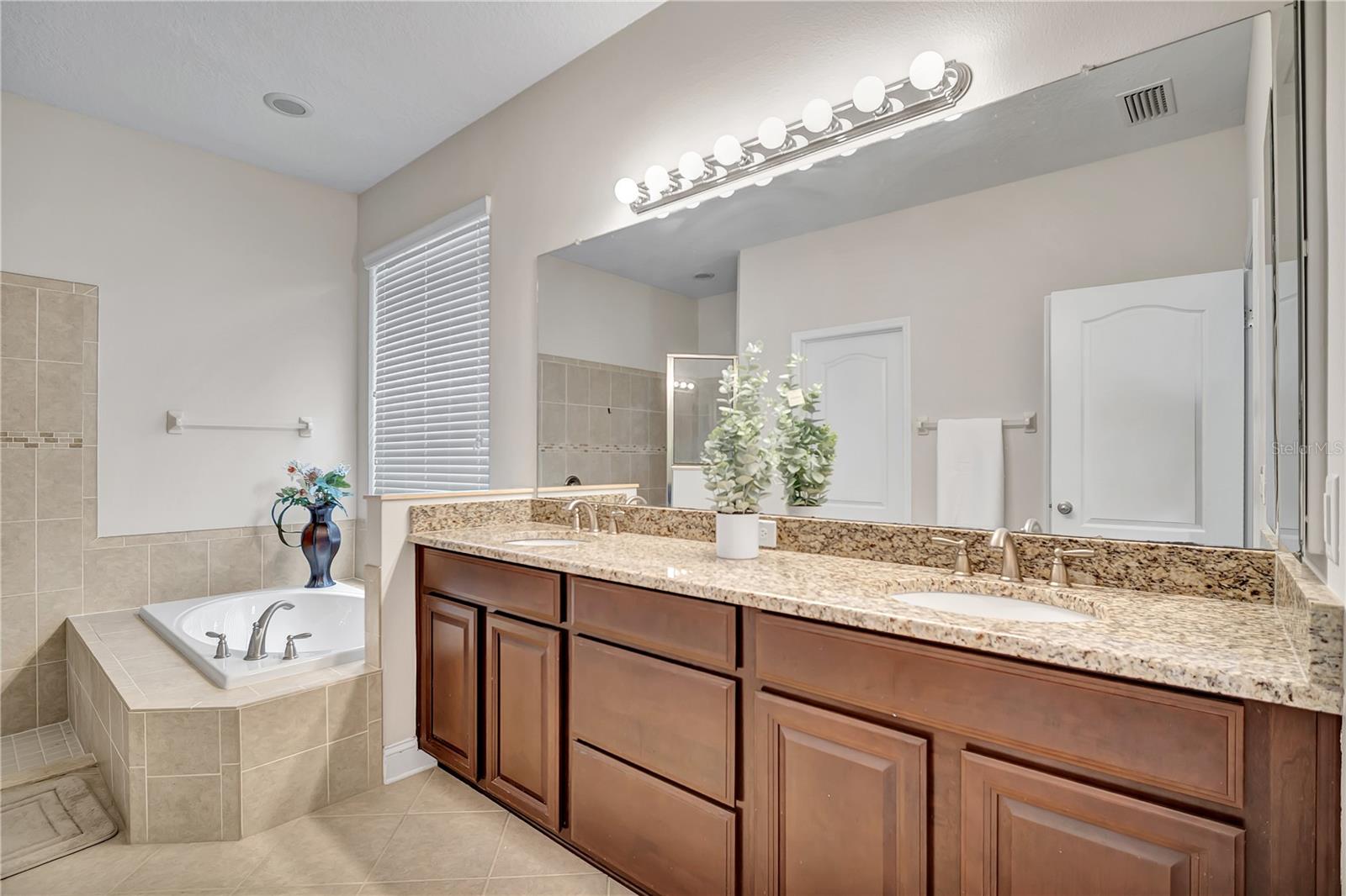 GRAND HAMPTON PH 4 - Residential