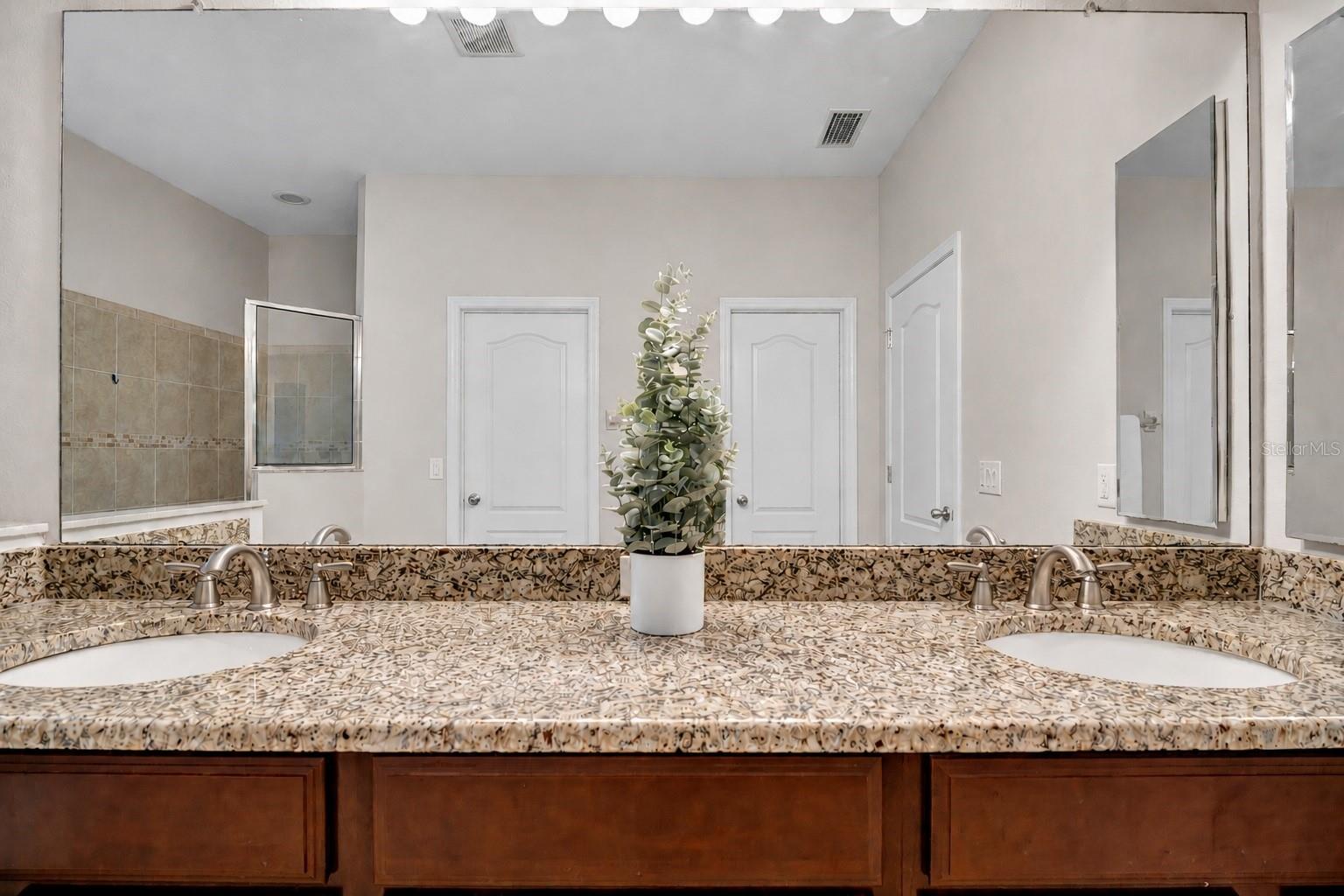 GRAND HAMPTON PH 4 - Residential