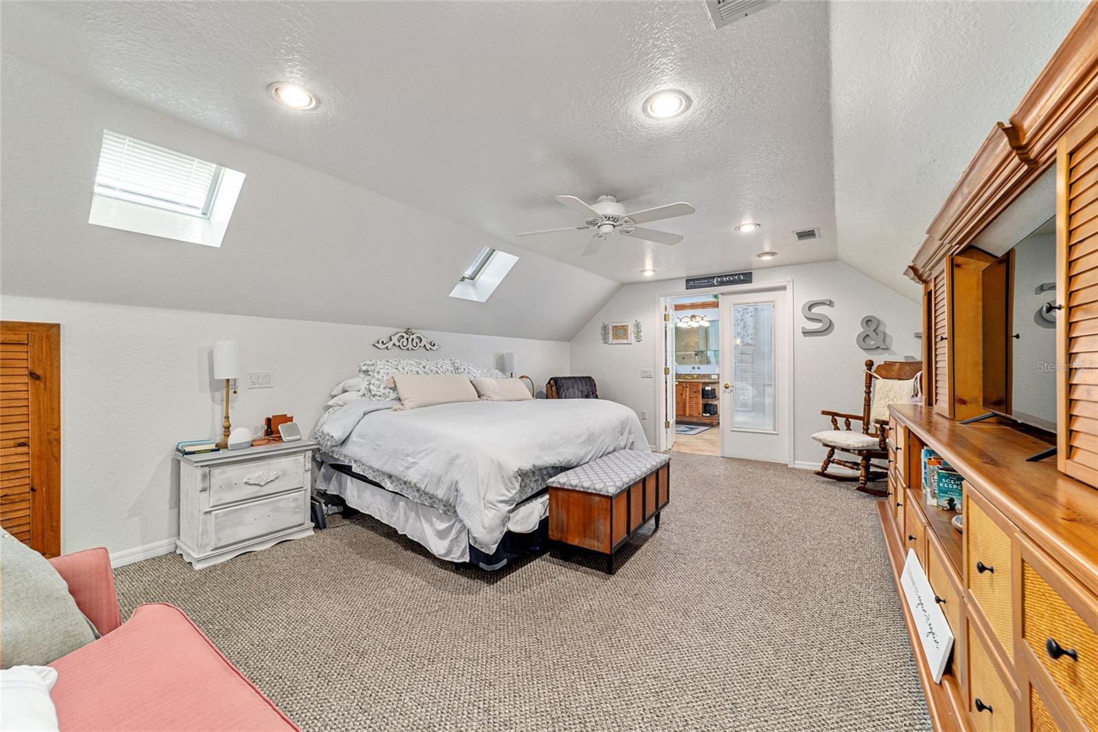 MEADOWVIEW ADD 03 - Commercial Sale