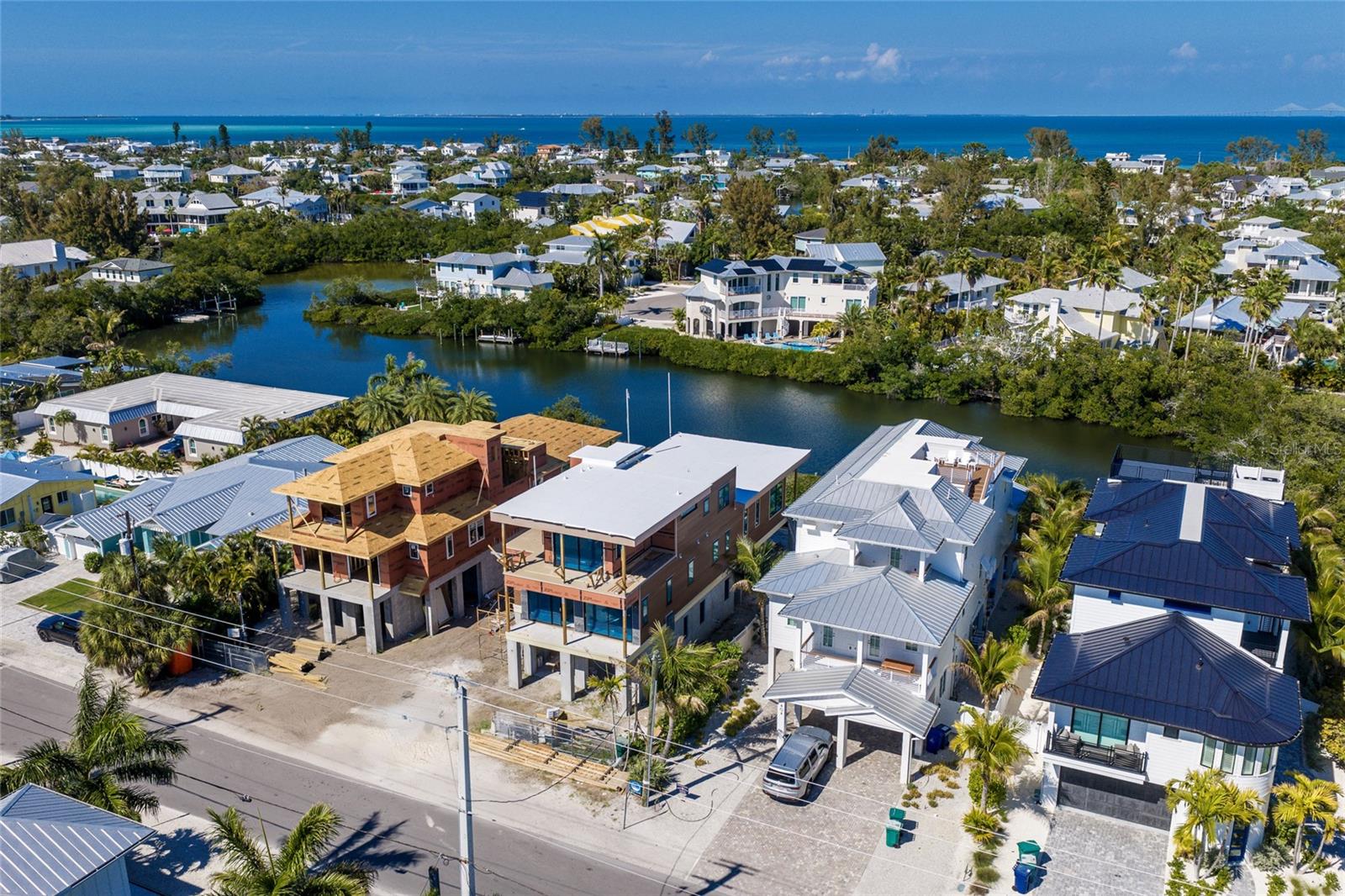 406 NORTH SHORE DRIVE - Residential