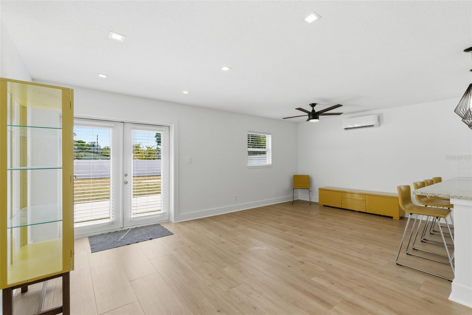 INTERBAY - Residential