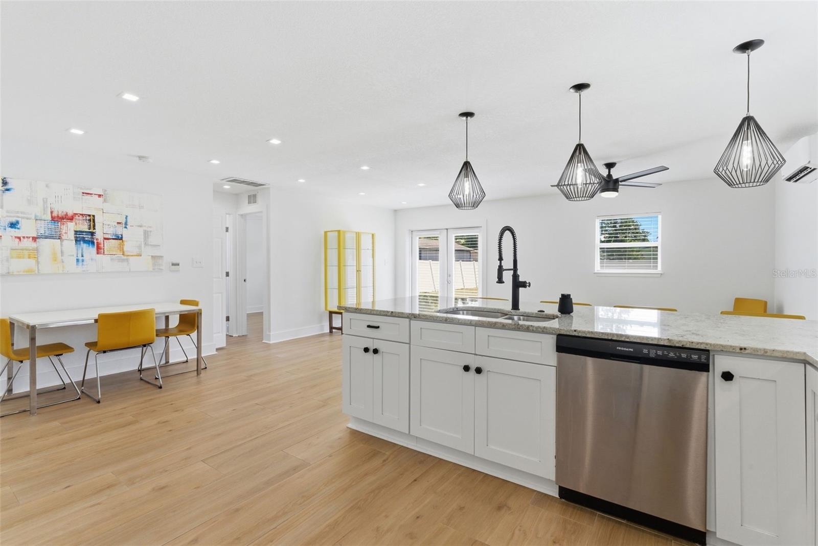 INTERBAY - Residential