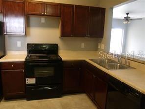 VILLAGES OF BLOOMINGDALE CONDO - Residential Lease