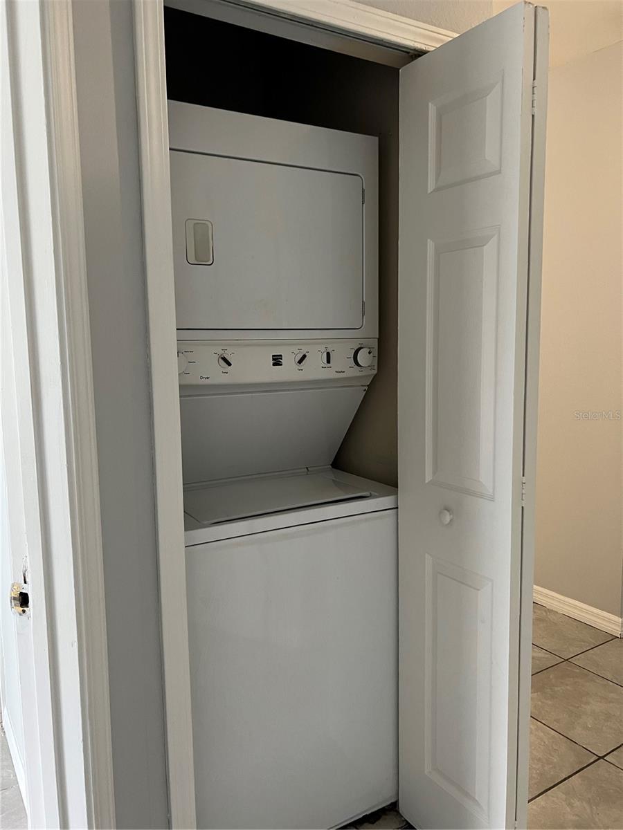 VILLAGES OF BLOOMINGDALE CONDO - Residential Lease
