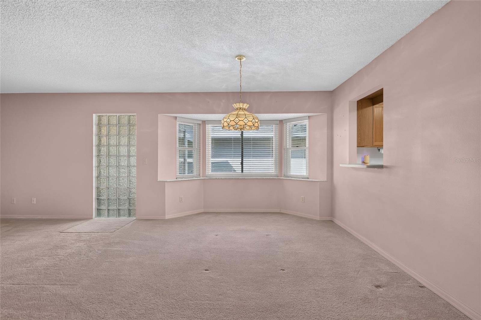 ON TOP OF THE WORLD - Residential