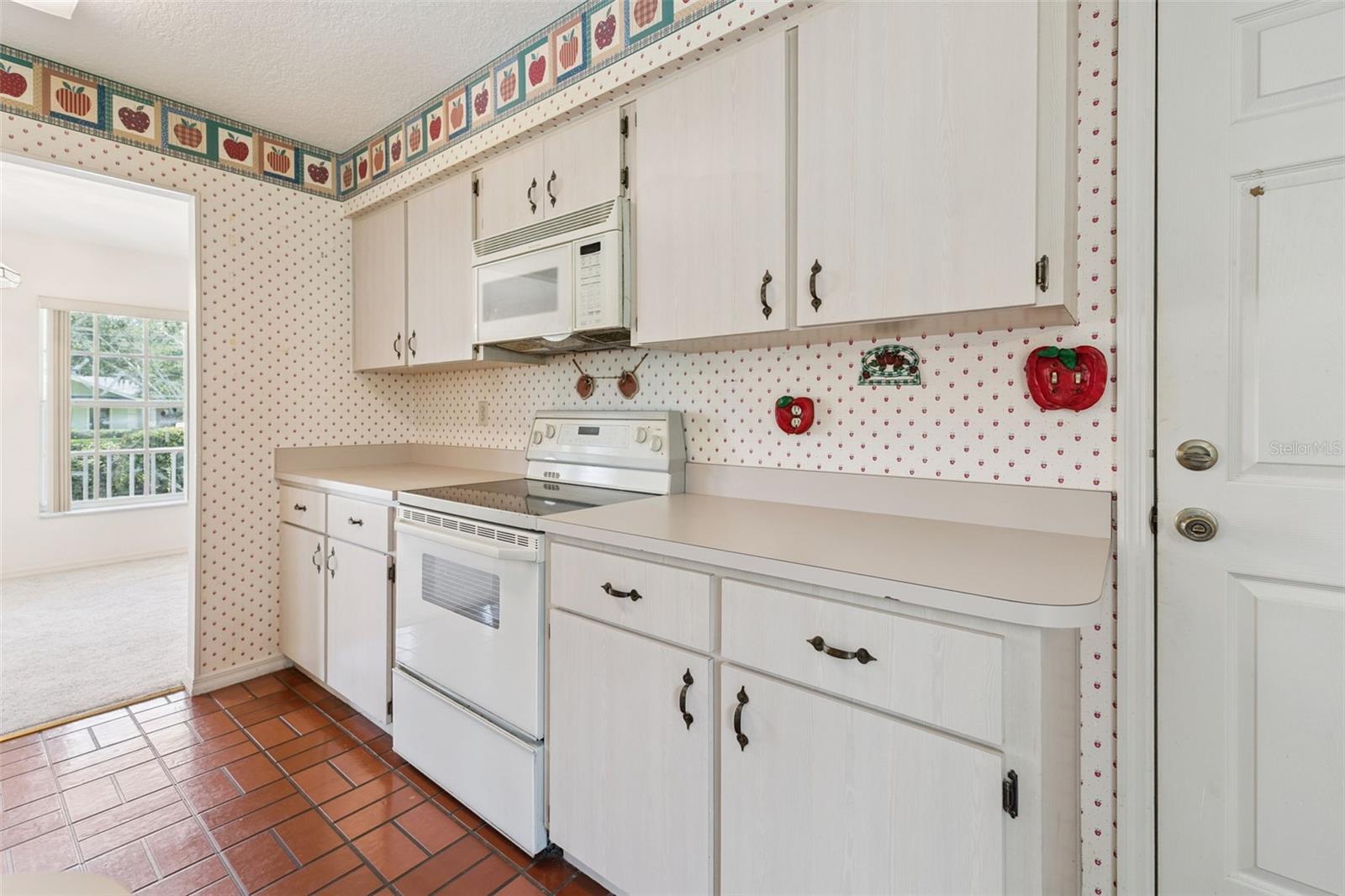 COUNTRY OAKS ESTATES - Residential