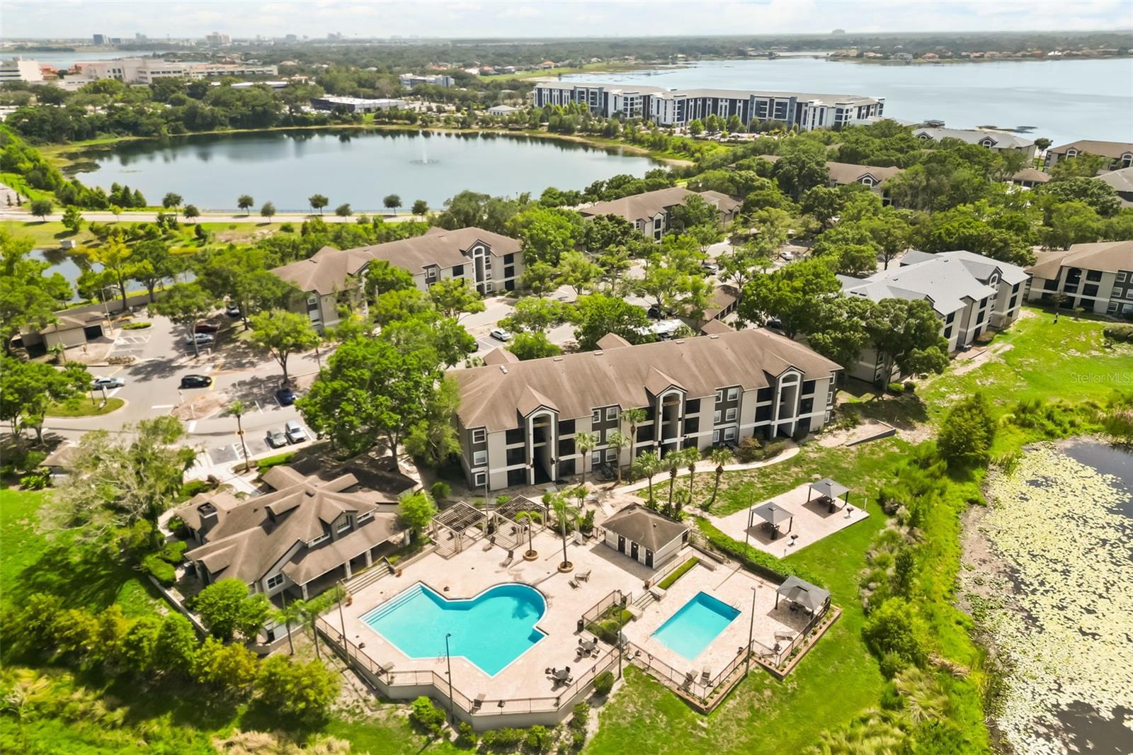 SANDLAKE PRIVATE RESIDENCES - Residential Lease