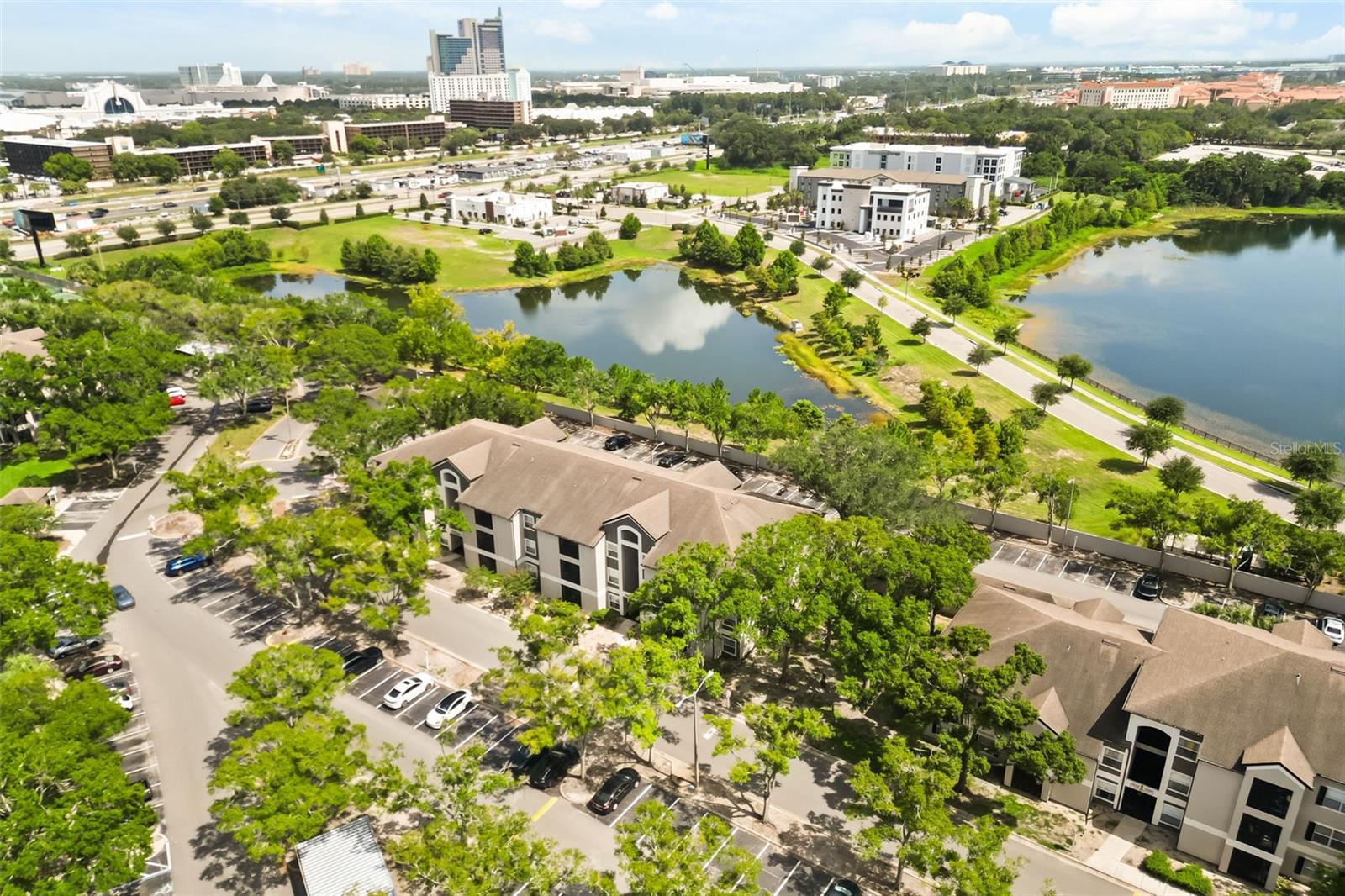 SANDLAKE PRIVATE RESIDENCES - Residential Lease