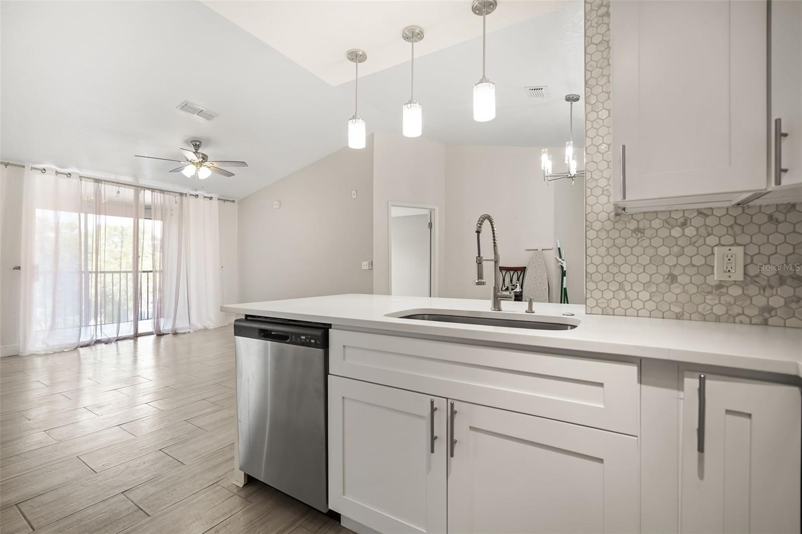 SANDLAKE PRIVATE RESIDENCES - Residential Lease