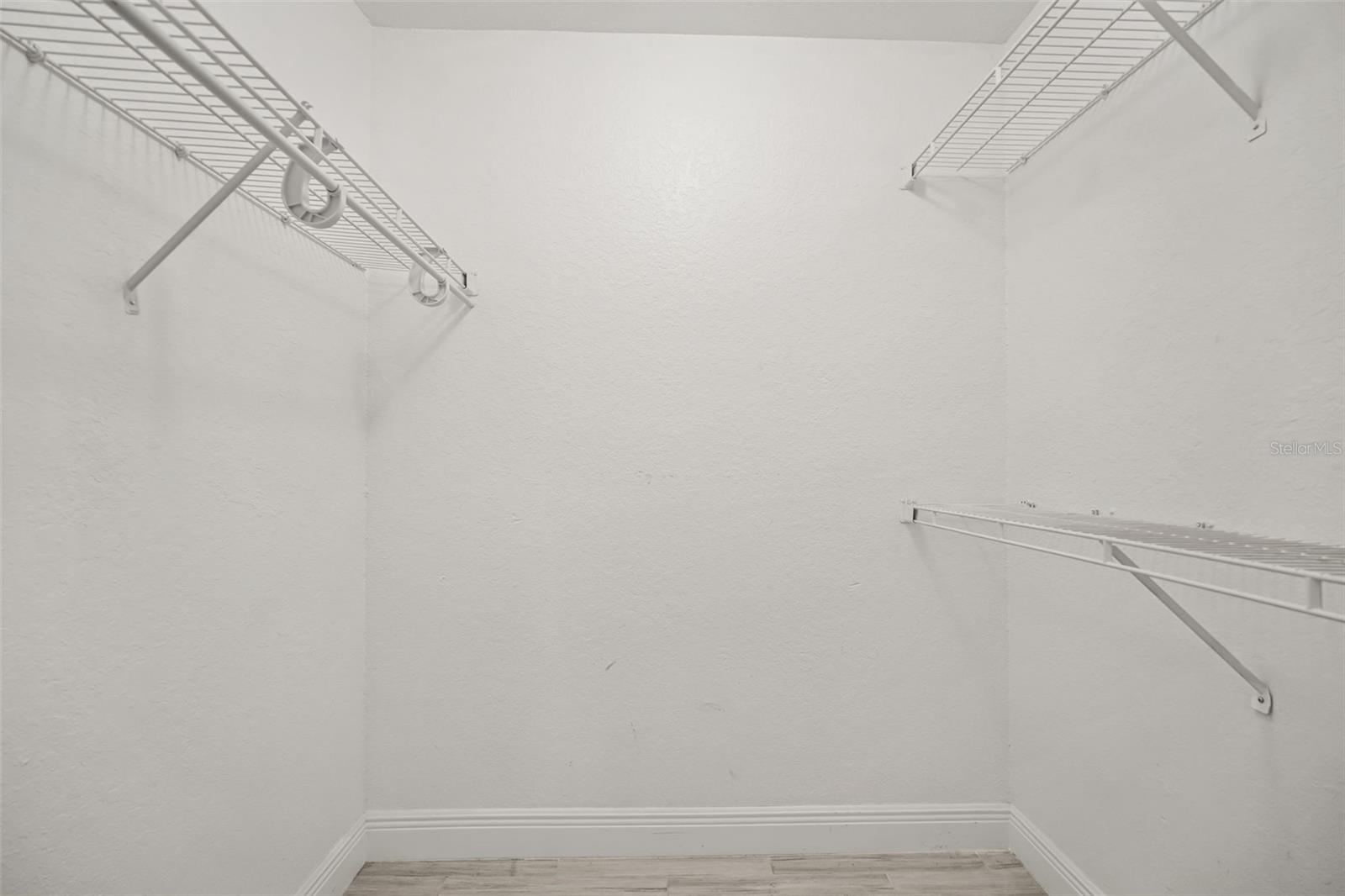 SANDLAKE PRIVATE RESIDENCES - Residential Lease