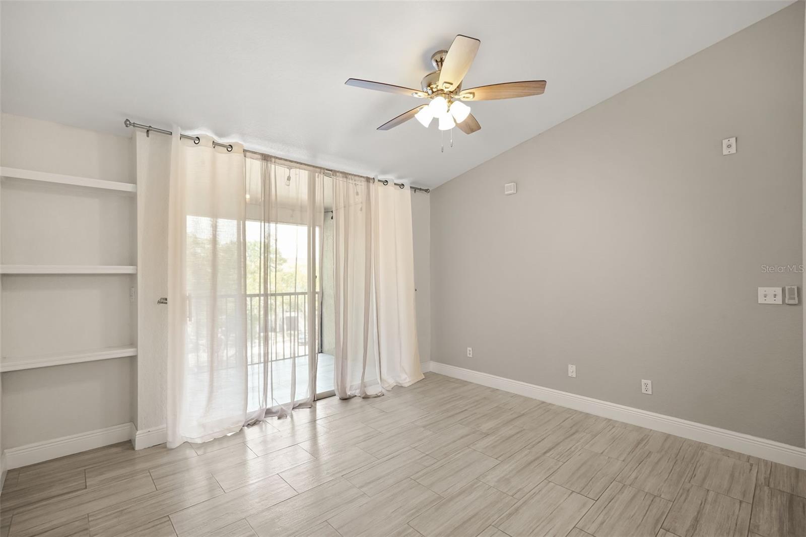 SANDLAKE PRIVATE RESIDENCES - Residential Lease