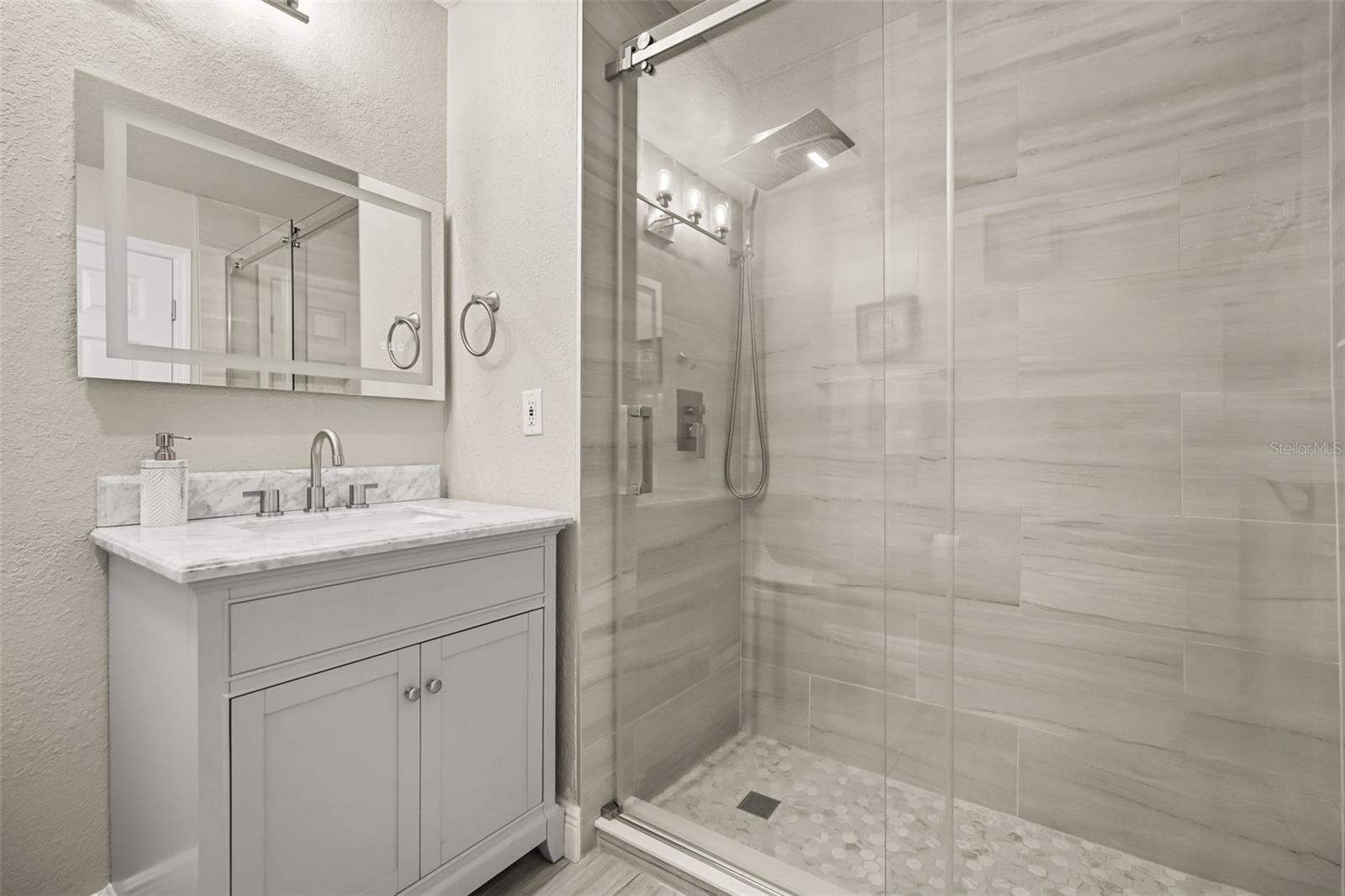 SANDLAKE PRIVATE RESIDENCES - Residential Lease