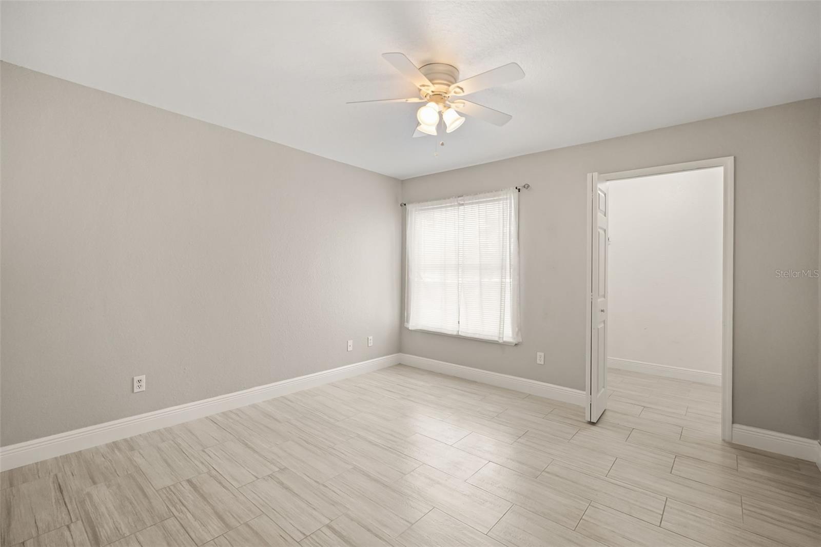 SANDLAKE PRIVATE RESIDENCES - Residential Lease