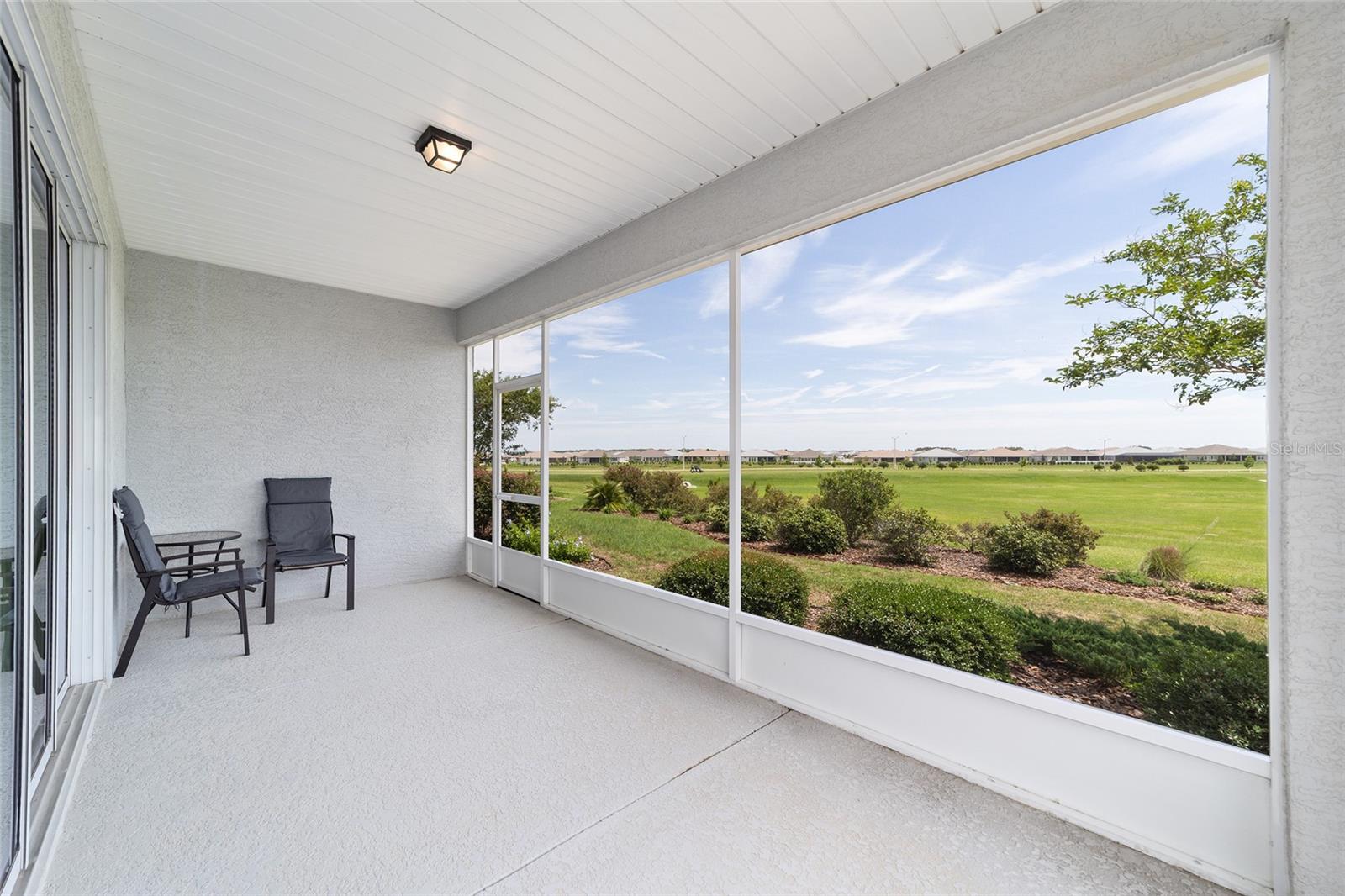 ON TOP OF THE WORLD - Residential
