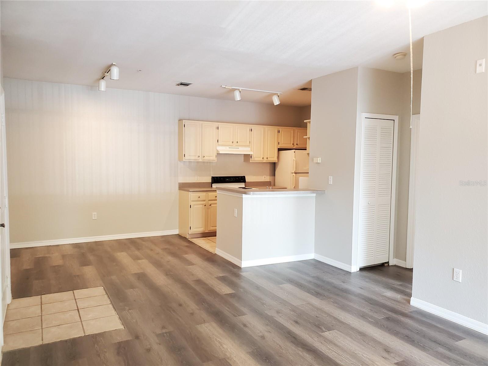 ALLEGRO PALM A CONDO - Residential Lease