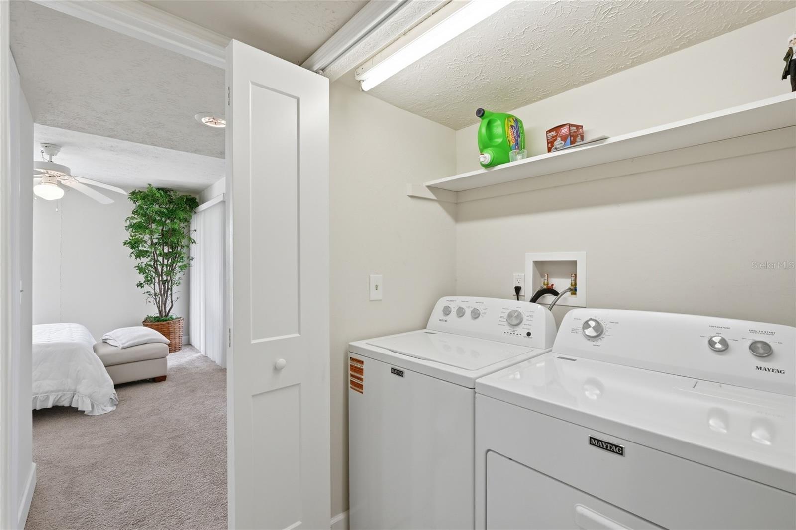 SANIBEL WAY CONDO PH 02 - Residential