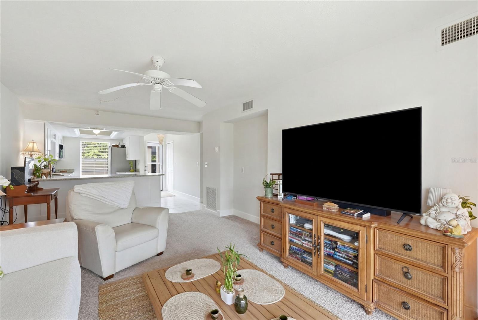SANIBEL WAY CONDO PH 02 - Residential