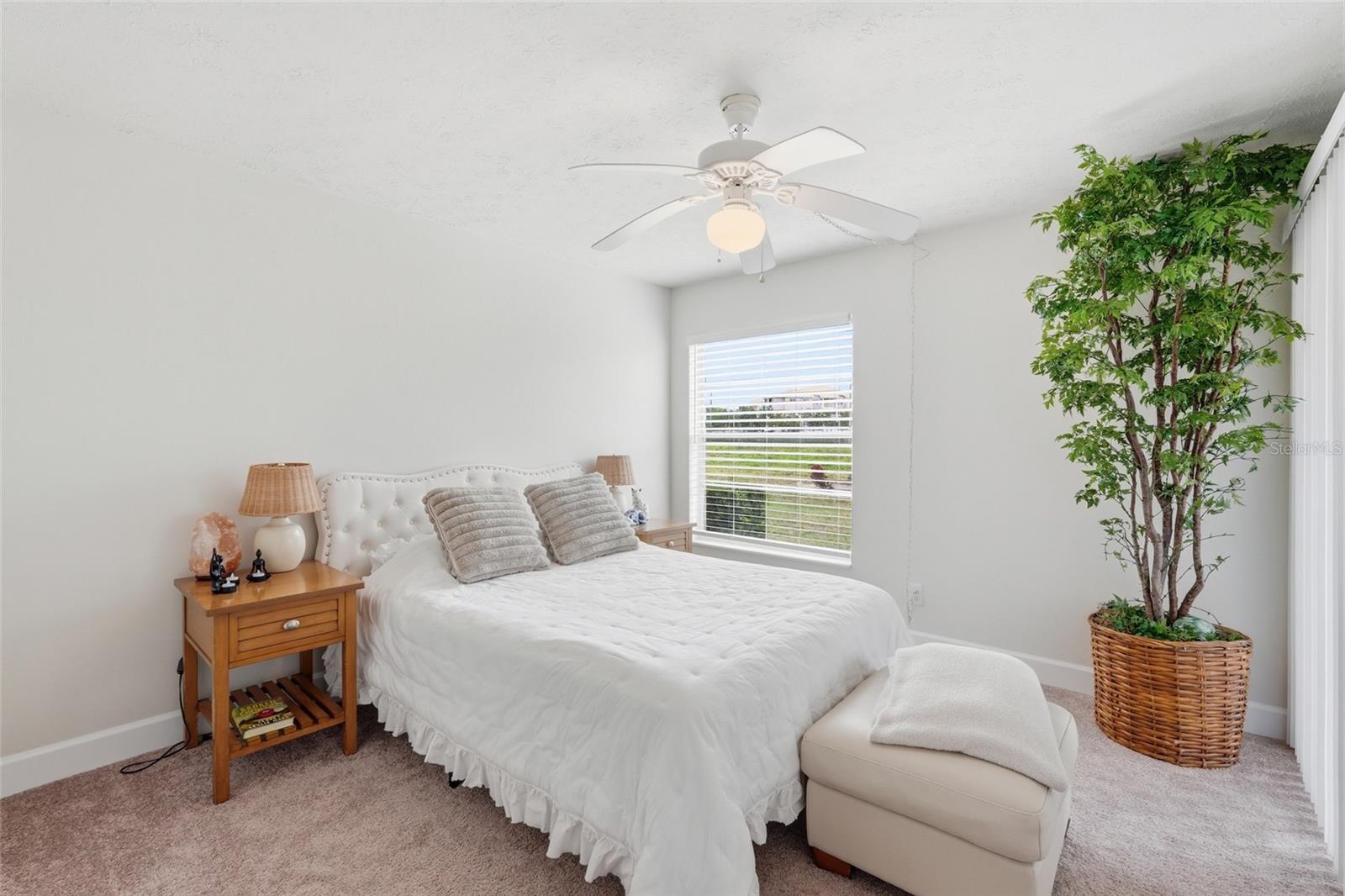 SANIBEL WAY CONDO PH 02 - Residential