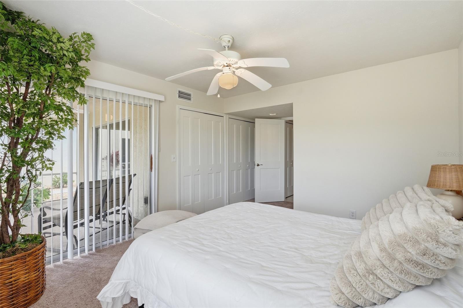 SANIBEL WAY CONDO PH 02 - Residential