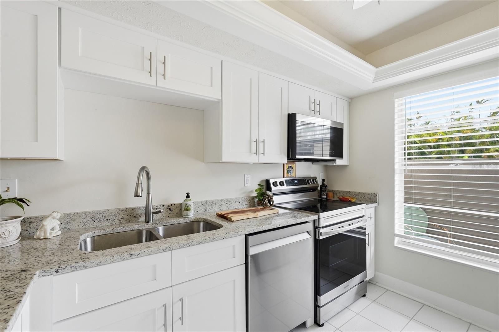 SANIBEL WAY CONDO PH 02 - Residential