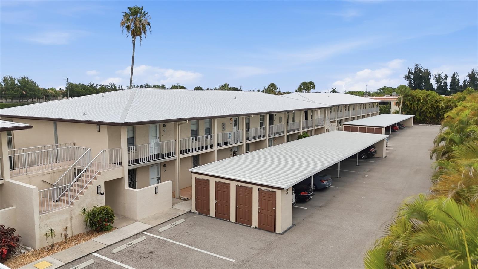 SANIBEL WAY CONDO PH 02 - Residential