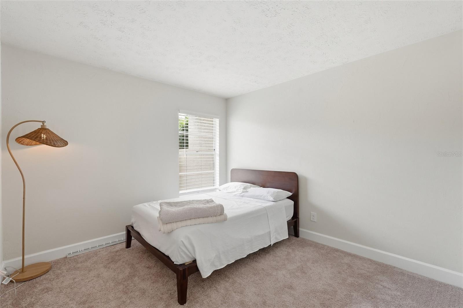 SANIBEL WAY CONDO PH 02 - Residential
