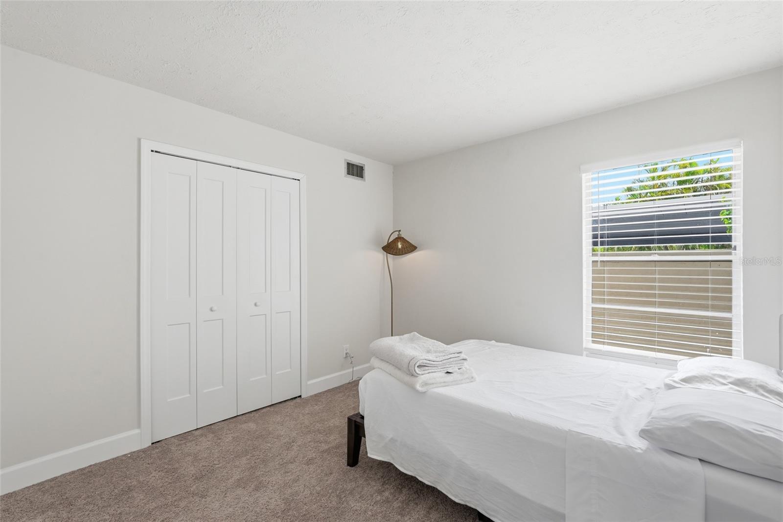 SANIBEL WAY CONDO PH 02 - Residential