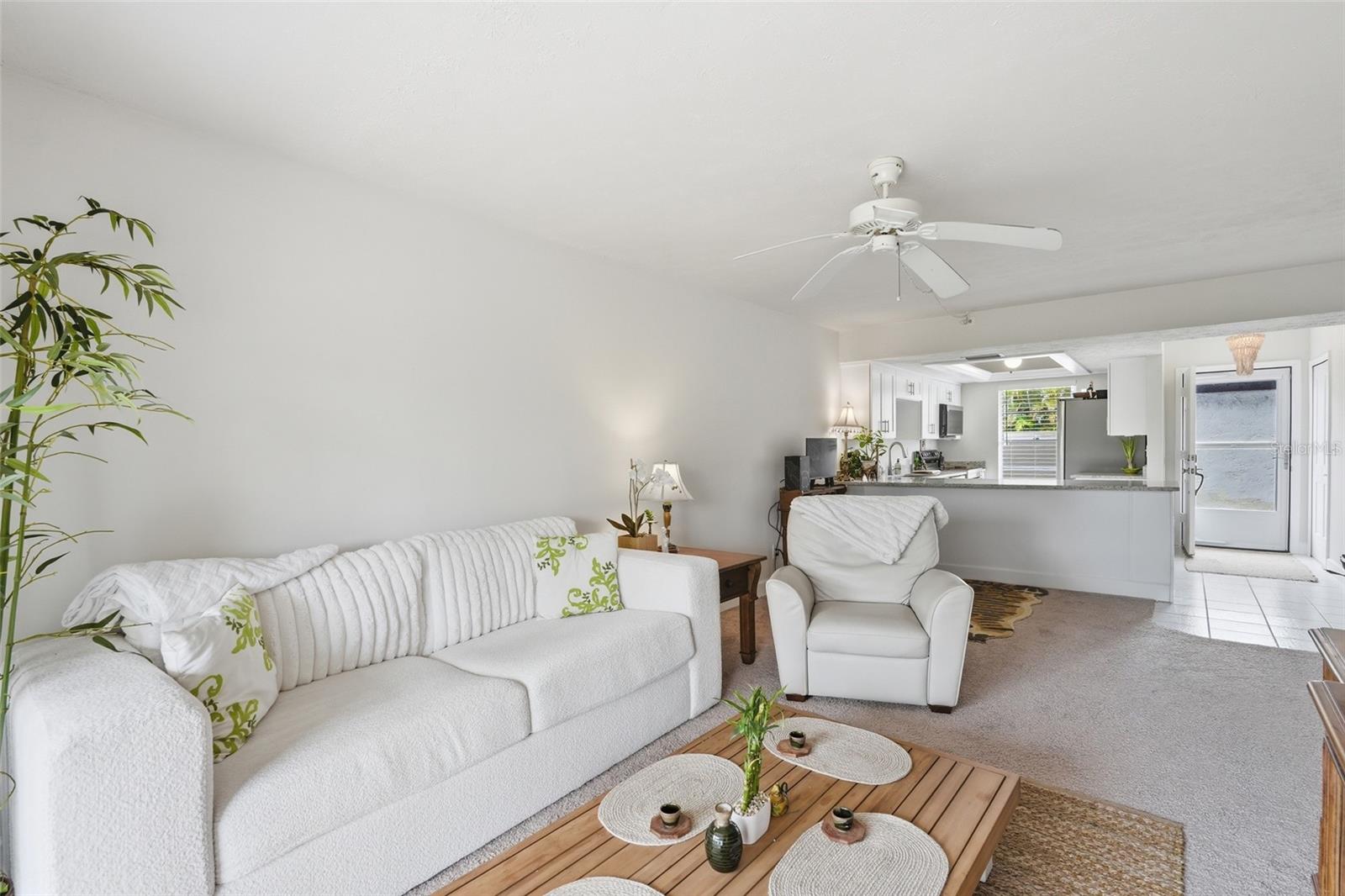 SANIBEL WAY CONDO PH 02 - Residential